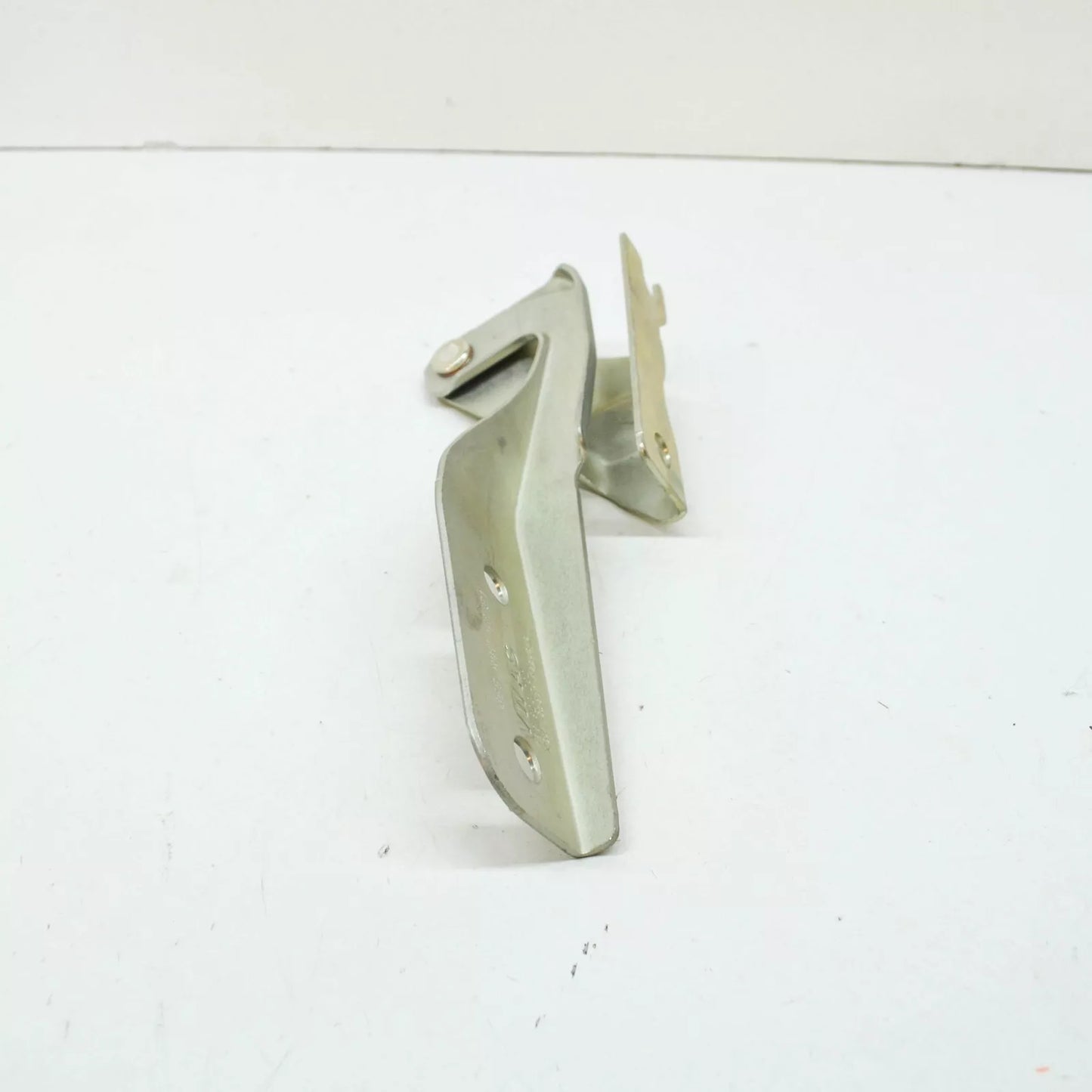 NEW VOLKSWAGEN E-UP FRONT RIGHT BONNET HOOD HINGE 1S0823302