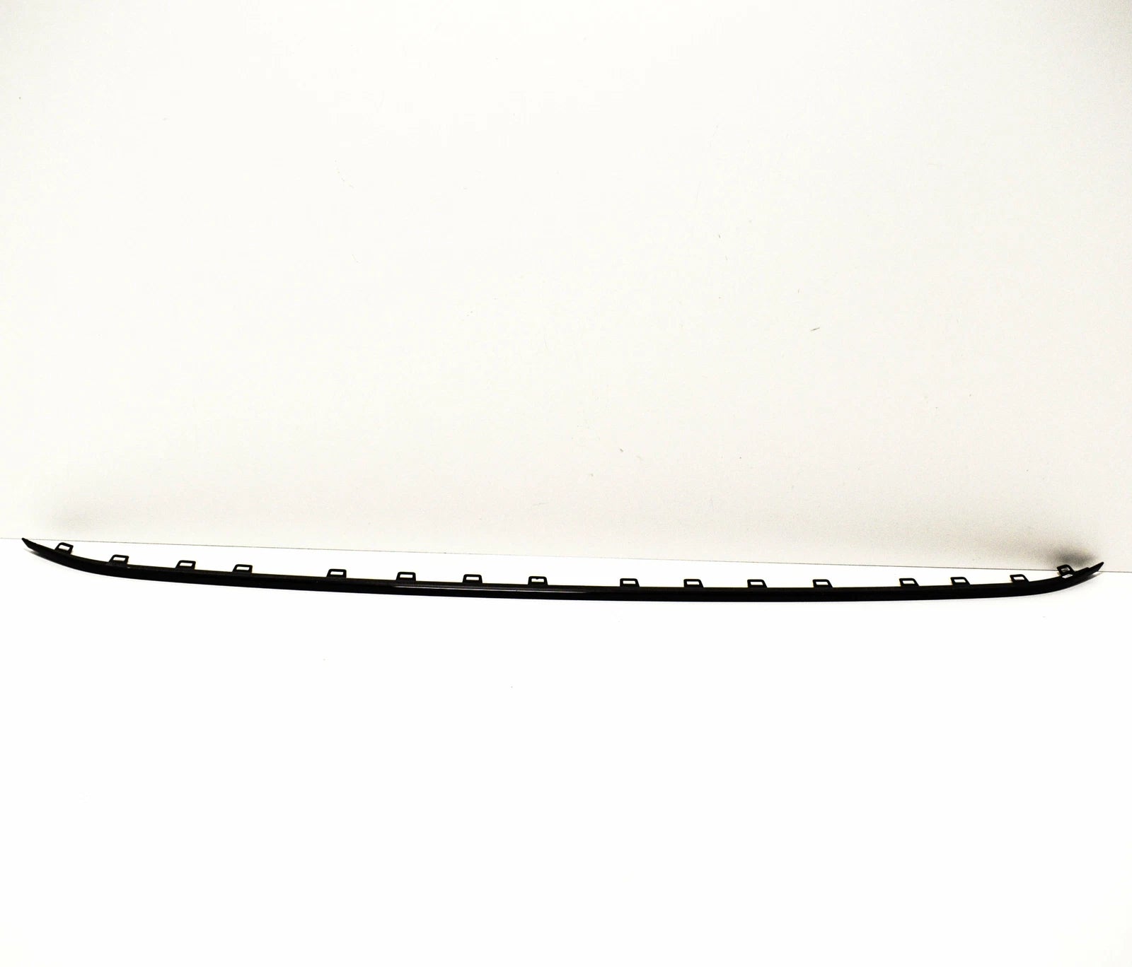 NEW VW PASSAT B7 FRONT BUMPER VENT GRILLE TRIM R-LINE 3AA853101041