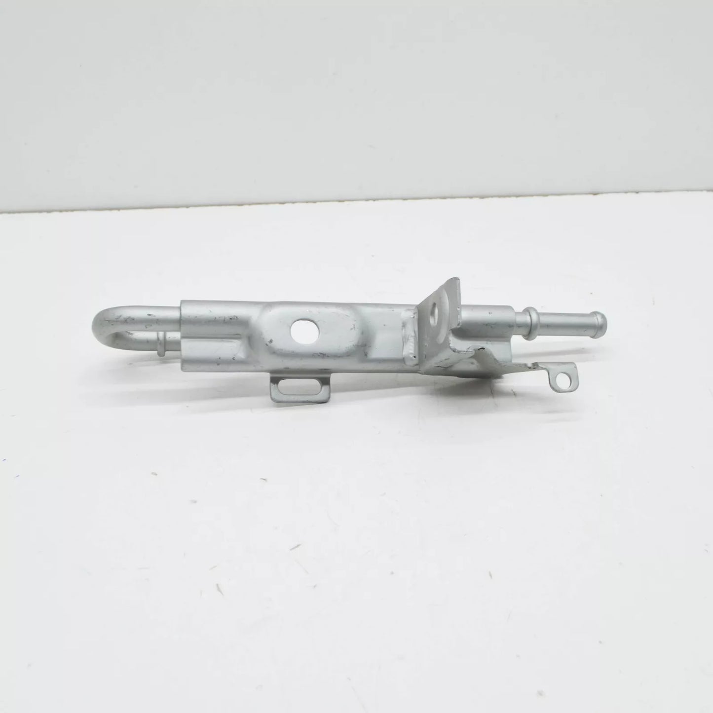 NEW MERCEDES-BENZ E W213 REAR RIGHT EXHAUST HANGER BRACKET A2134922600 ORIGINAL