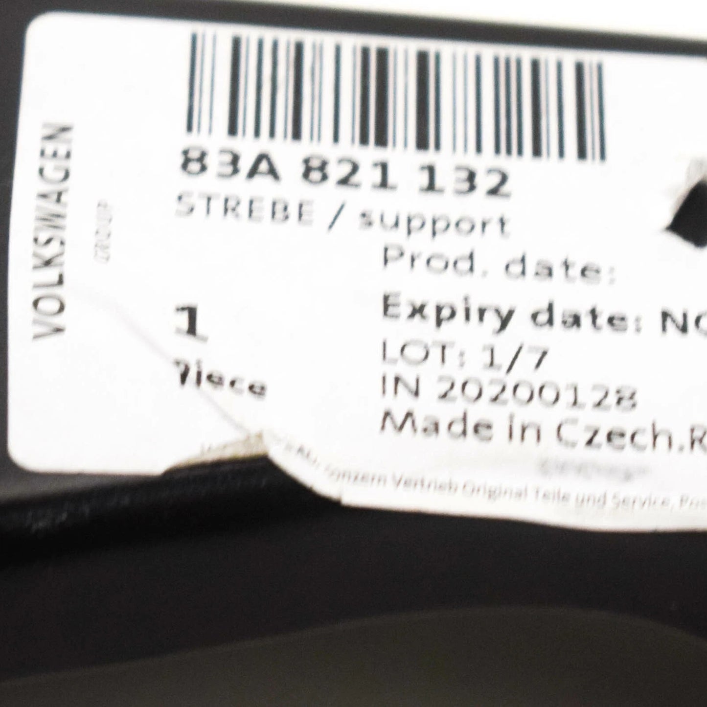 NEW AUDI Q3 F3 FRONT RIGHT FENDER WING BRACKET 83A821132