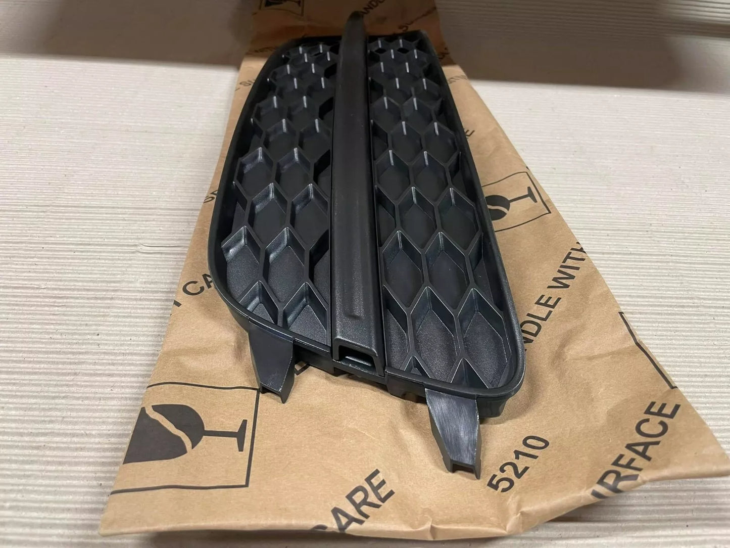 NEW AUDI A6 C7 RIGHT FOG LIGHT SURROUND GRILLE 4G0807682D9B9 2011 S LINE GENUINE