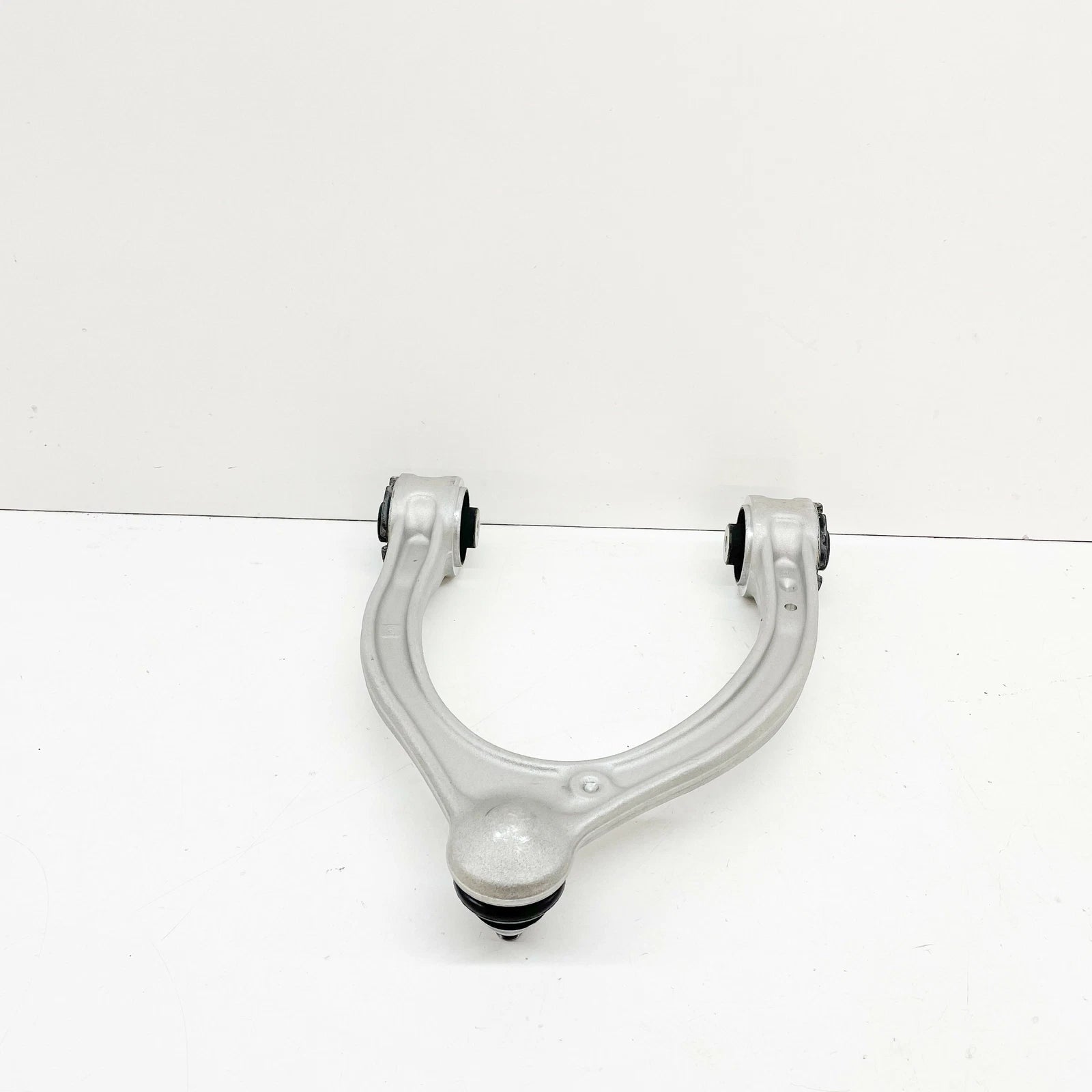 NEW MERCEDES-BENZ C-CLASS W205 FRONT RIGHT UPPER CONTROL ARM A2053305601