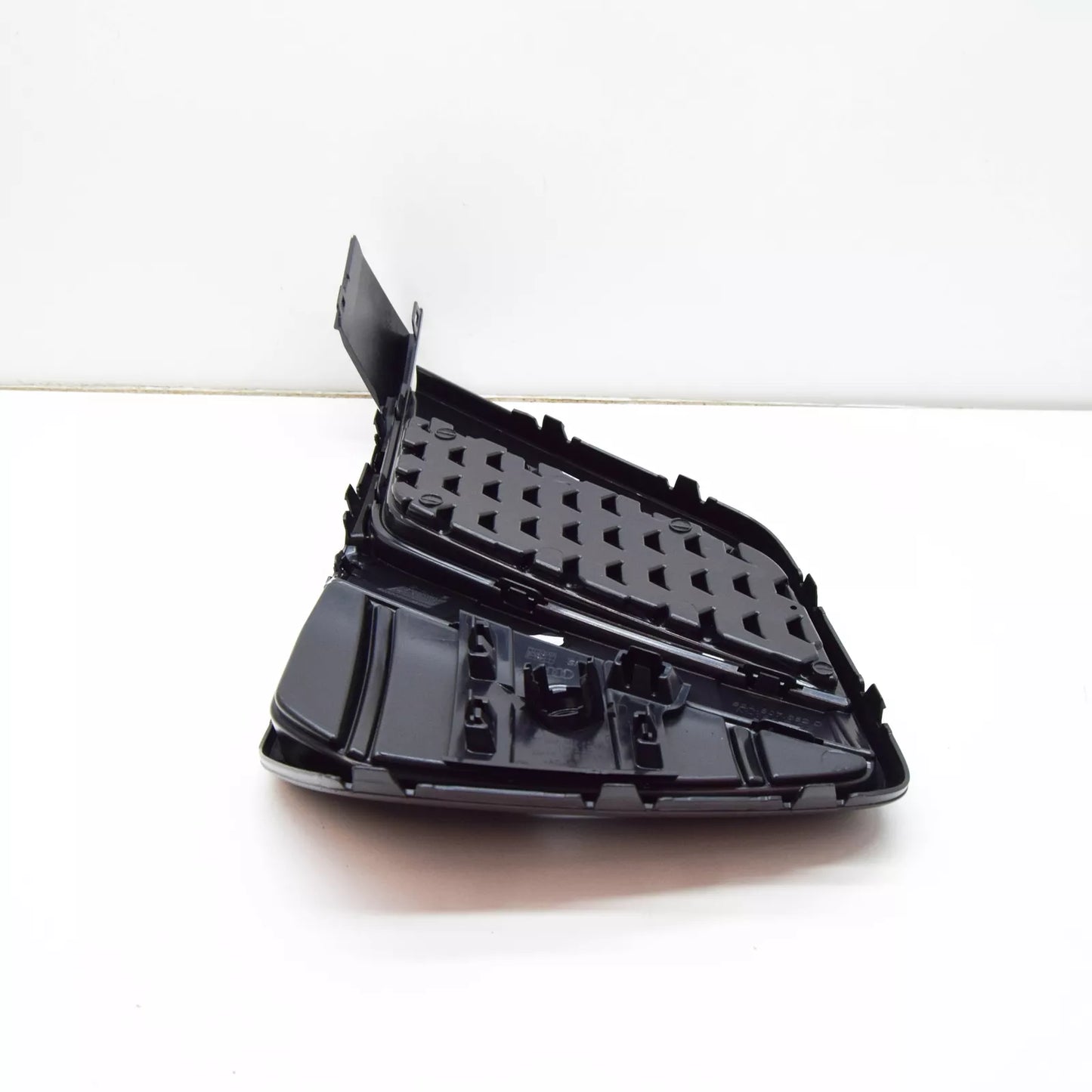 NEW AUDI A1 SPORTBACK GB FRONT RIGHT BUMPER GRILLE 82A807680F1RR ORIGINAL