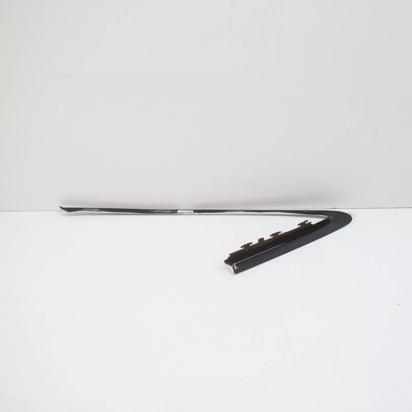 NEW AUDI A3 8V REAR RIGHT QUARTER WINDOW TRIM 8V5853346CT94