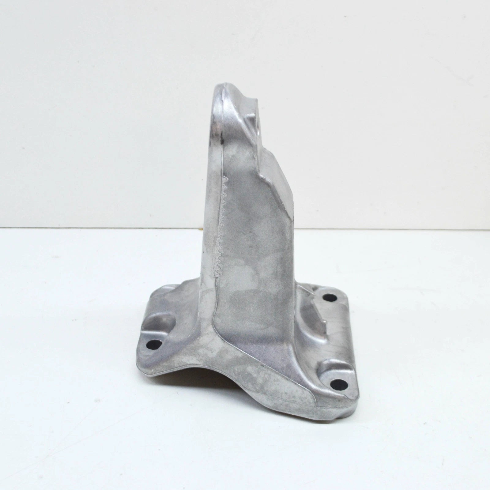 NEW BMW 1 F21 ENGINE RIGHT SIDE BRACKET 22116855822 ORIGINAL