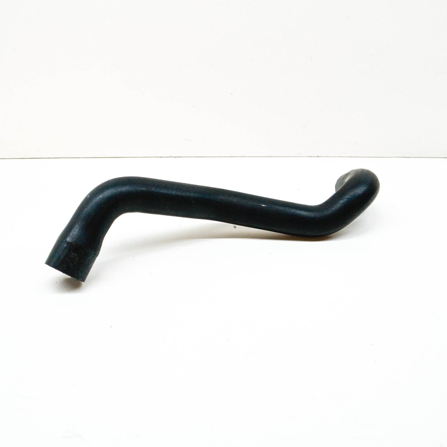 NEW VOLKSWAGEN AMAROK RIGHT WATER COOLING RADIATOR HOSE 2H6121051B ORIGINAL