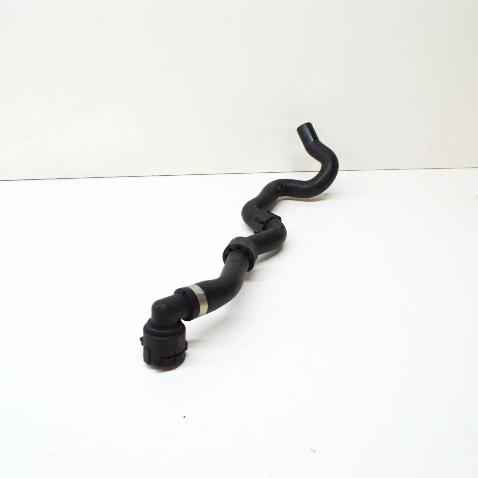 NEW AUDI A3 CABRIO 8V UPPER WATER ENGINE COOLANT HOSE PIPE 5Q0122101BE ORIGINAL