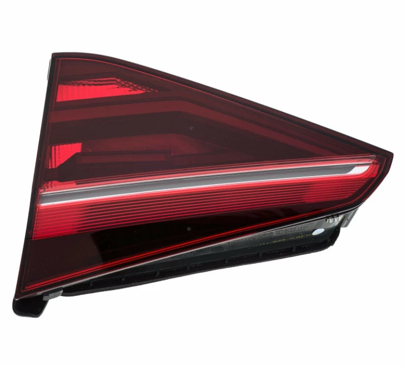 NEW VW PASSAT VARIANT B8 3G REAR RIGHT INNER TAILLIGHT 561945308C ORIGINAL