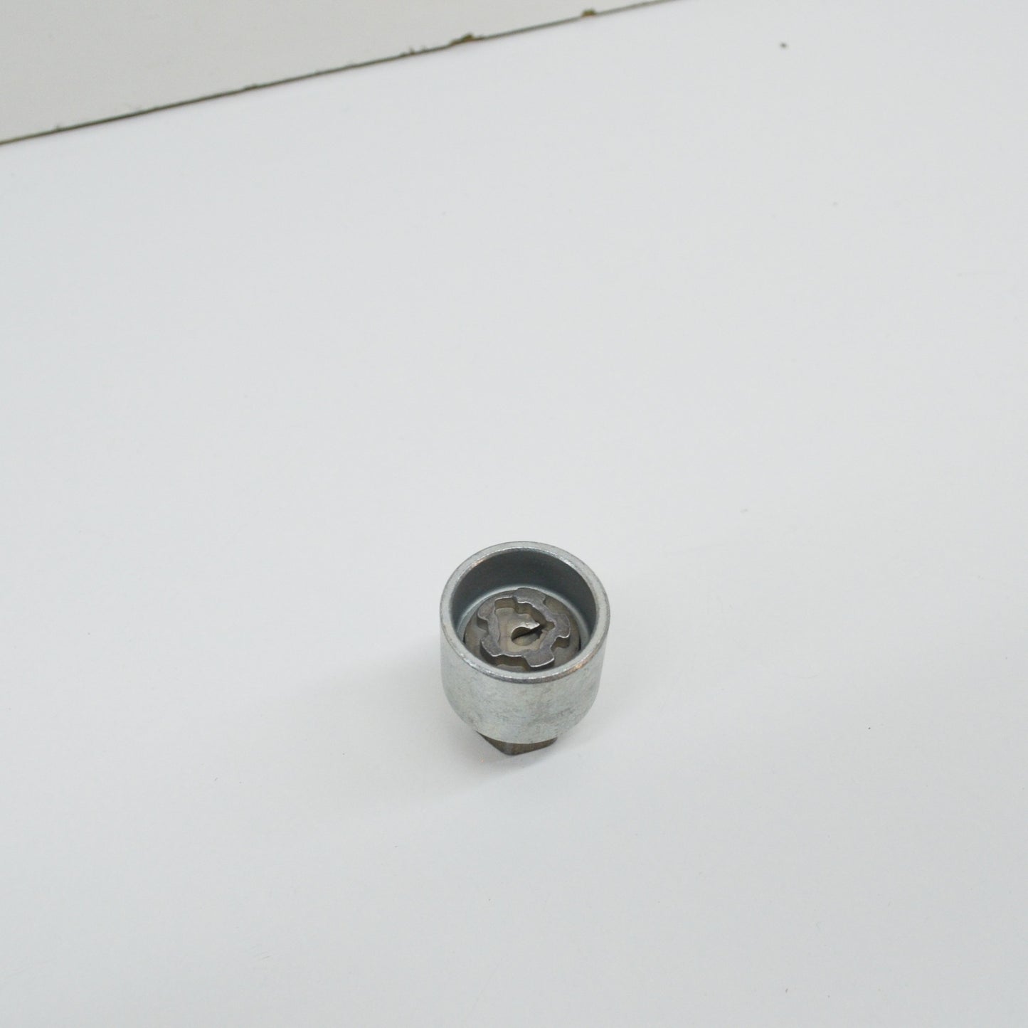 NEW VW T-ROC ANTI-THEFT WHEEL BOLT WITH ADAPTER WHT001814 ORIGINAL