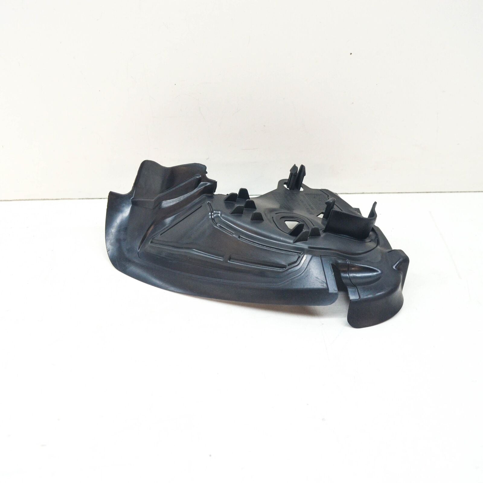 NEW MB C W205 FRONT RADIATOR GRILLE RIGHT AIR DUCT SEGMENT A2055053230 ORIGINAL