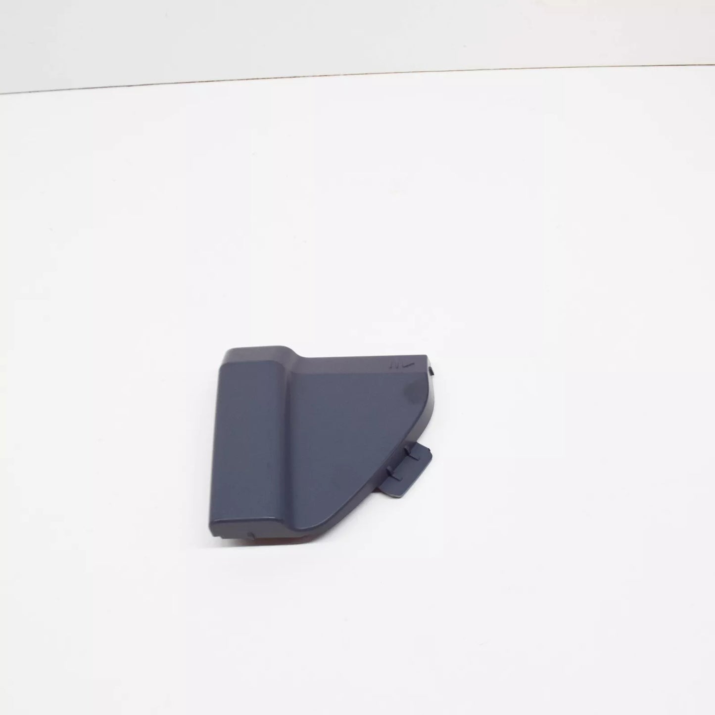 NEW MERCEDES-BENZ ML W164 FRONT BUMPER TOW EYE COVER A16488548239999 ORIGINAL