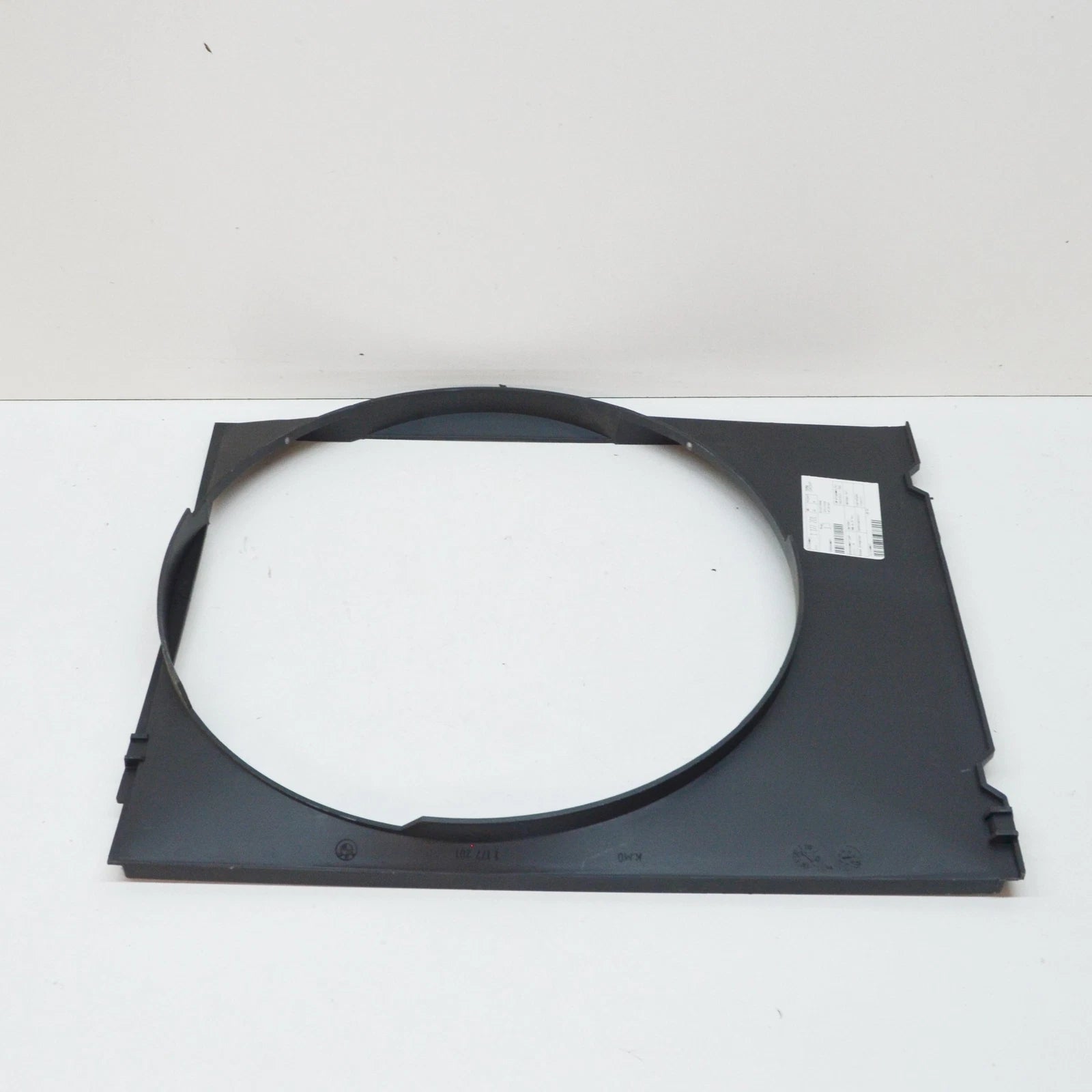 NEW BMW E30 CABRIO COUPE SEDAN RADIATOR FAN SHROUD 1177201 17111177201 ORIGINAL