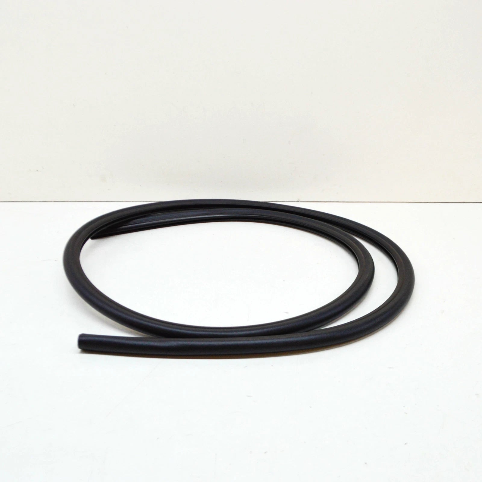 NEW BMW 7 G11 G12 FRONT BONNET HOOD RUBBER SEAL 51767475285 7475285 ORIGINAL