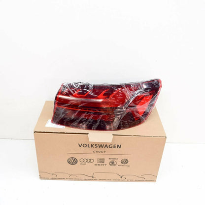 NEW AUDI A4 B9 SALOON REAR RIGHT TAILLIGHT 8W5945092AC 2020 ORIGINAL