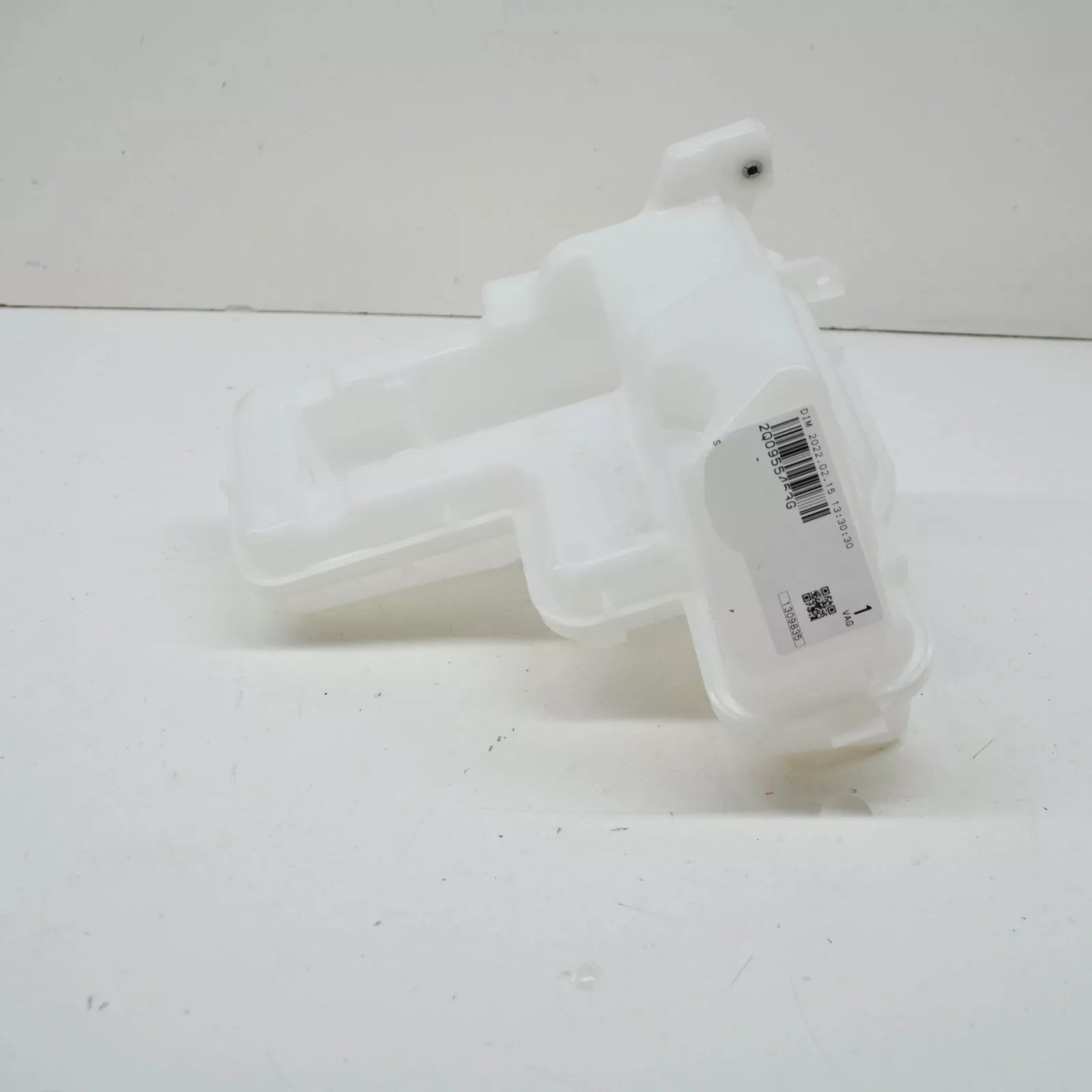 NEW VOLKSWAGEN POLO AW WINDSHIELD WASHER RESERVOIR TANK 2Q0955453G ORIGINAL