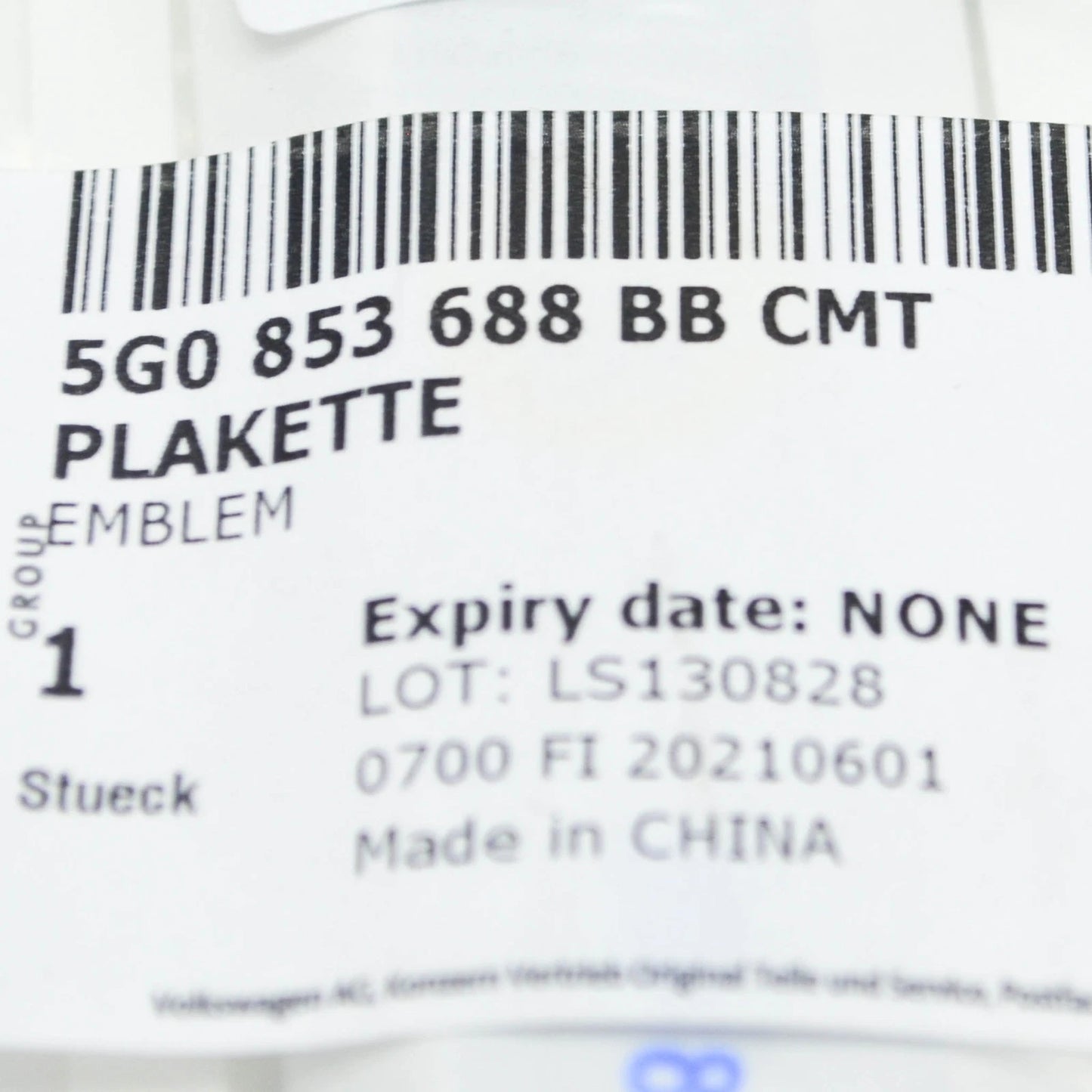 NEW VOLKSWAGEN GOLF MK7 GTD FRONT RIGHT FENDER WING BADGE 5G0853688BBCMT