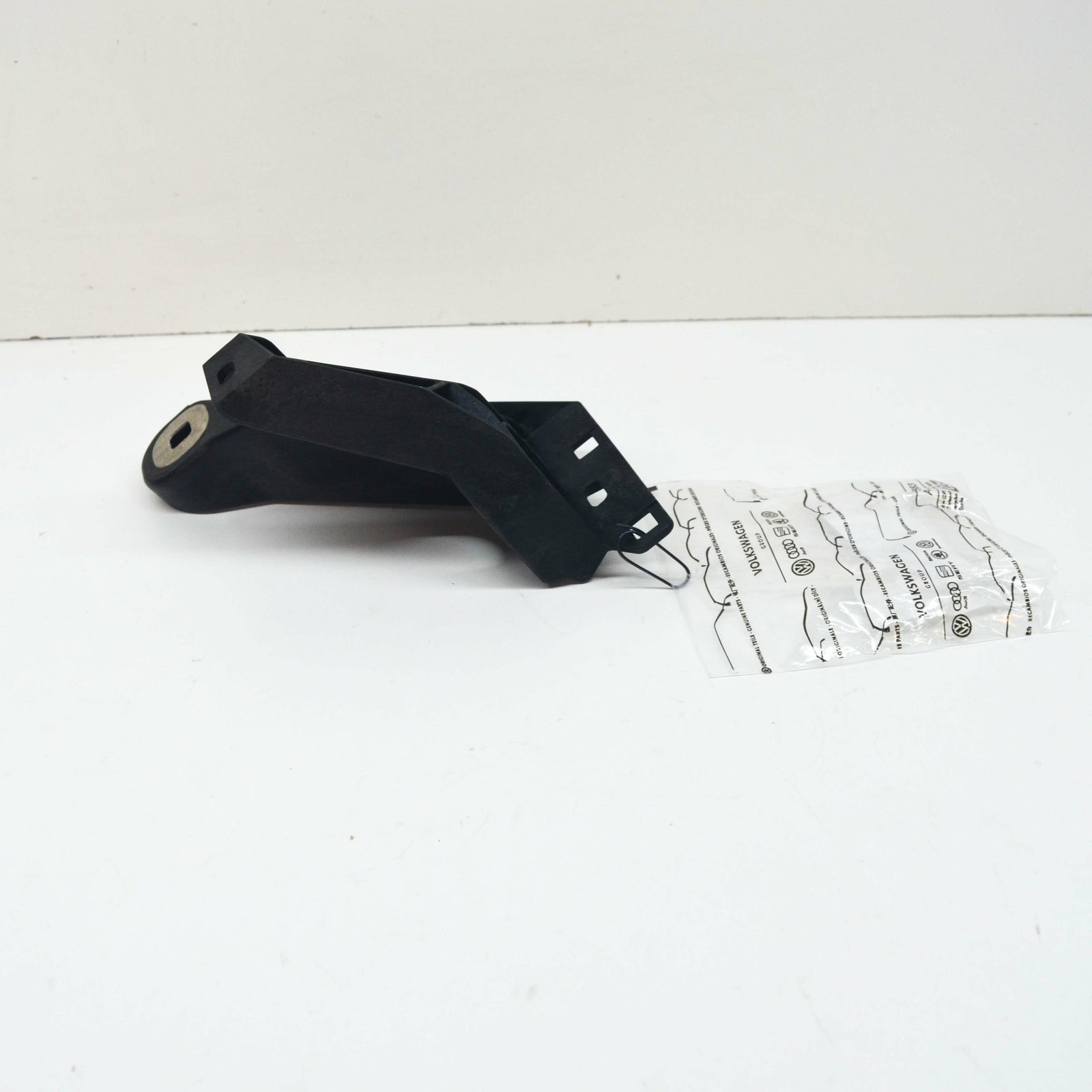 NEW AUDI Q7 4M FRONT RIGHT RADIATOR HOLDER 4M0805202 ORIGINAL