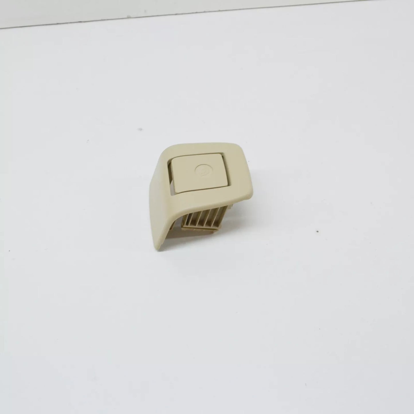 NEW BMW 3 E93 CHILD SEAT ISOFIX MOUNT COVER FLAP TRIM 52209112425 ORIGINAL