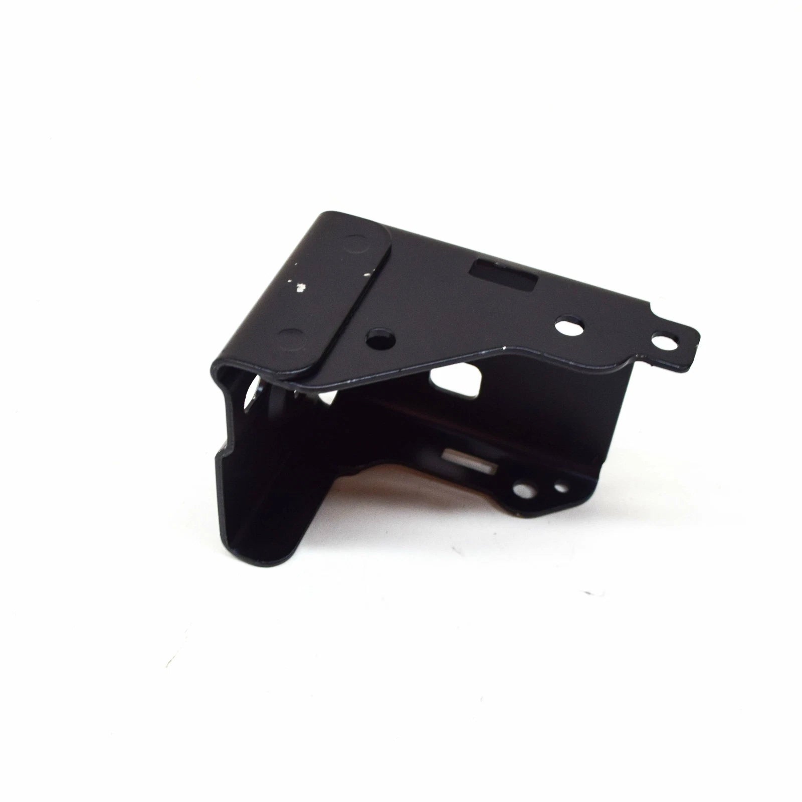 NEW MB E W213 FRONT CROSSMEMBER BOTTOM REAR RIGHT MOUNT A2136261300 ORIGINAL