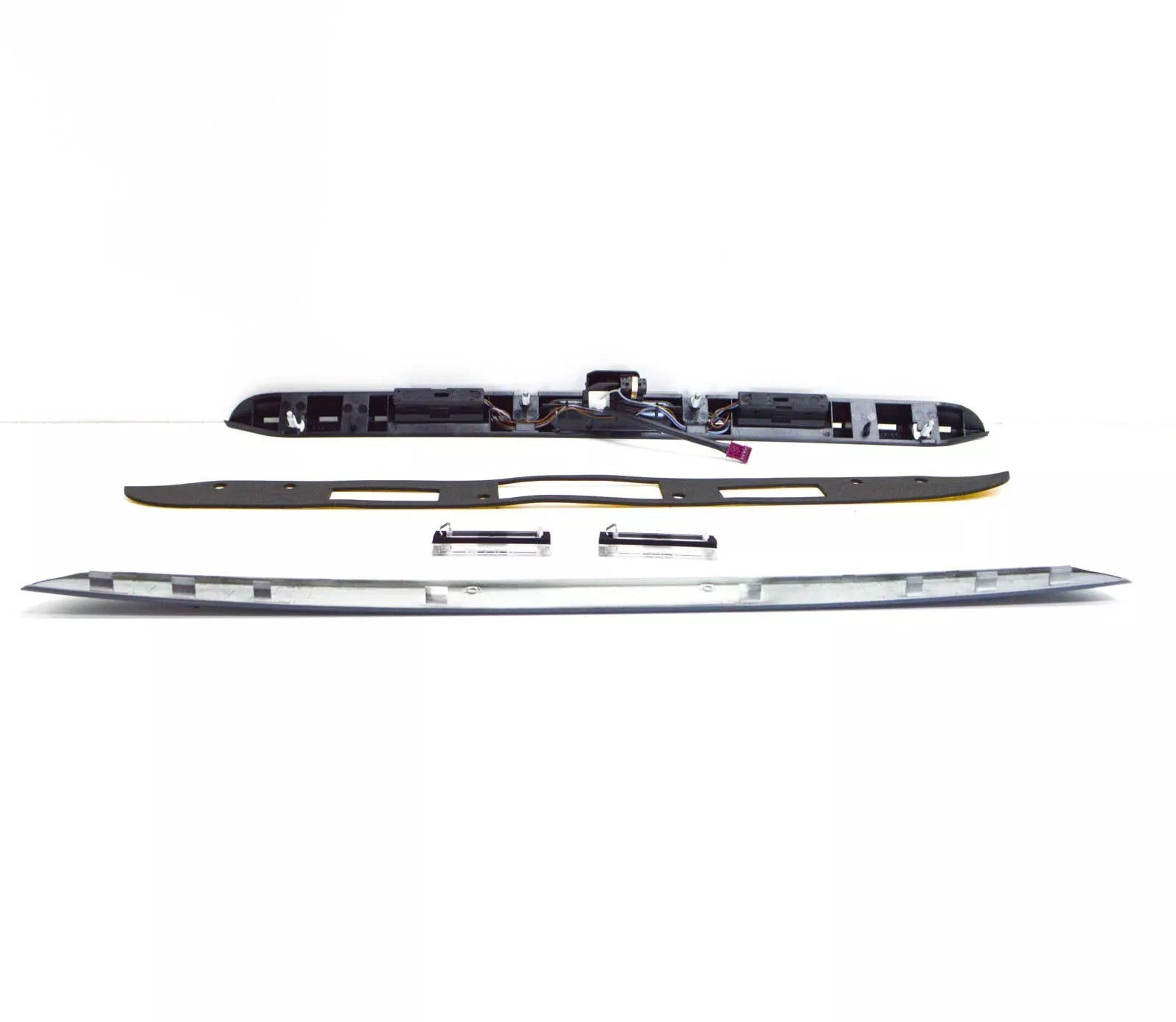 NEW BMW 5 E39 TOURING 2.0I TRUNK LID GRIP WITH KEY BUTTON 51138185790 ORIGINAL