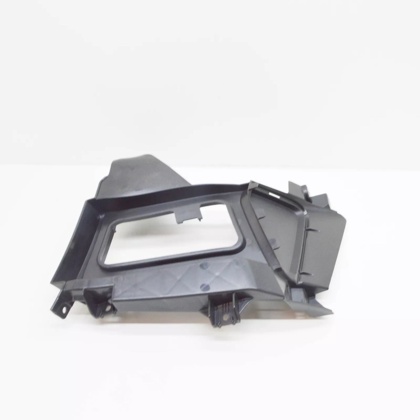 NEW AUDI A7 SPORTBACK 4K8 FRONT LEFT AIR GUIDE PART 4K8121763D 2019 ORIGINAL