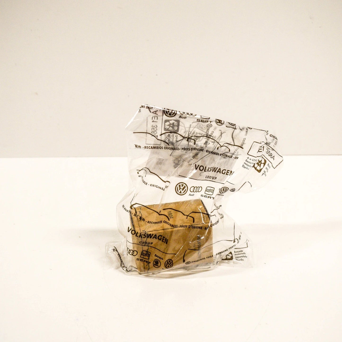 NEW AUDI Q7 4L FUEL RAIL PRESSURE SENSOR 05A906051 2015