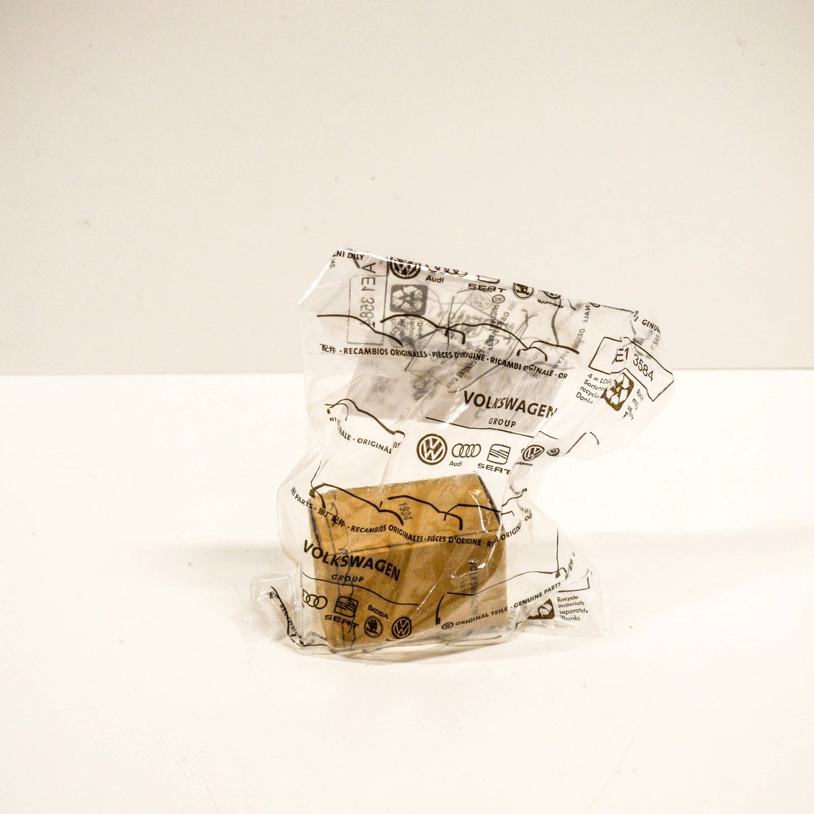 NEW AUDI Q7 4L FUEL RAIL PRESSURE SENSOR 05A906051 2015