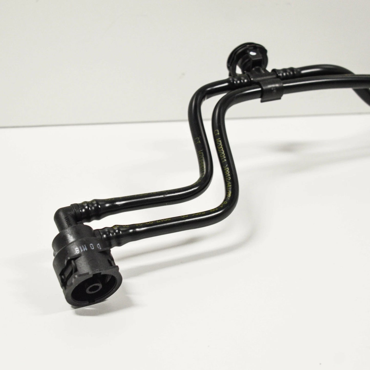 NEW MERCEDES BENZ E W213 WATER COOLANT PIPE HOSE A2135016500