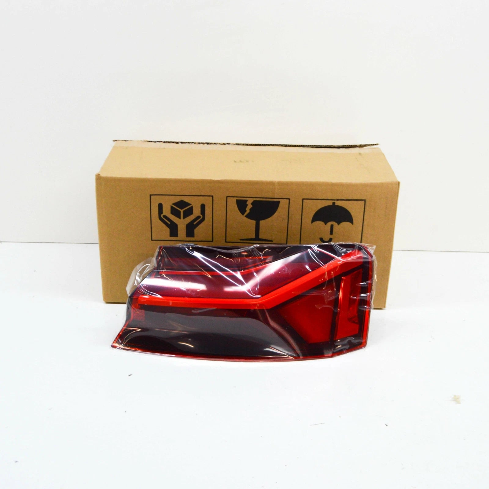 NEW AUDI A5 RS5 COUPE SPORTBACK 8W6 REAR RIGHT LED TAILLIGHT 8W6945092AA