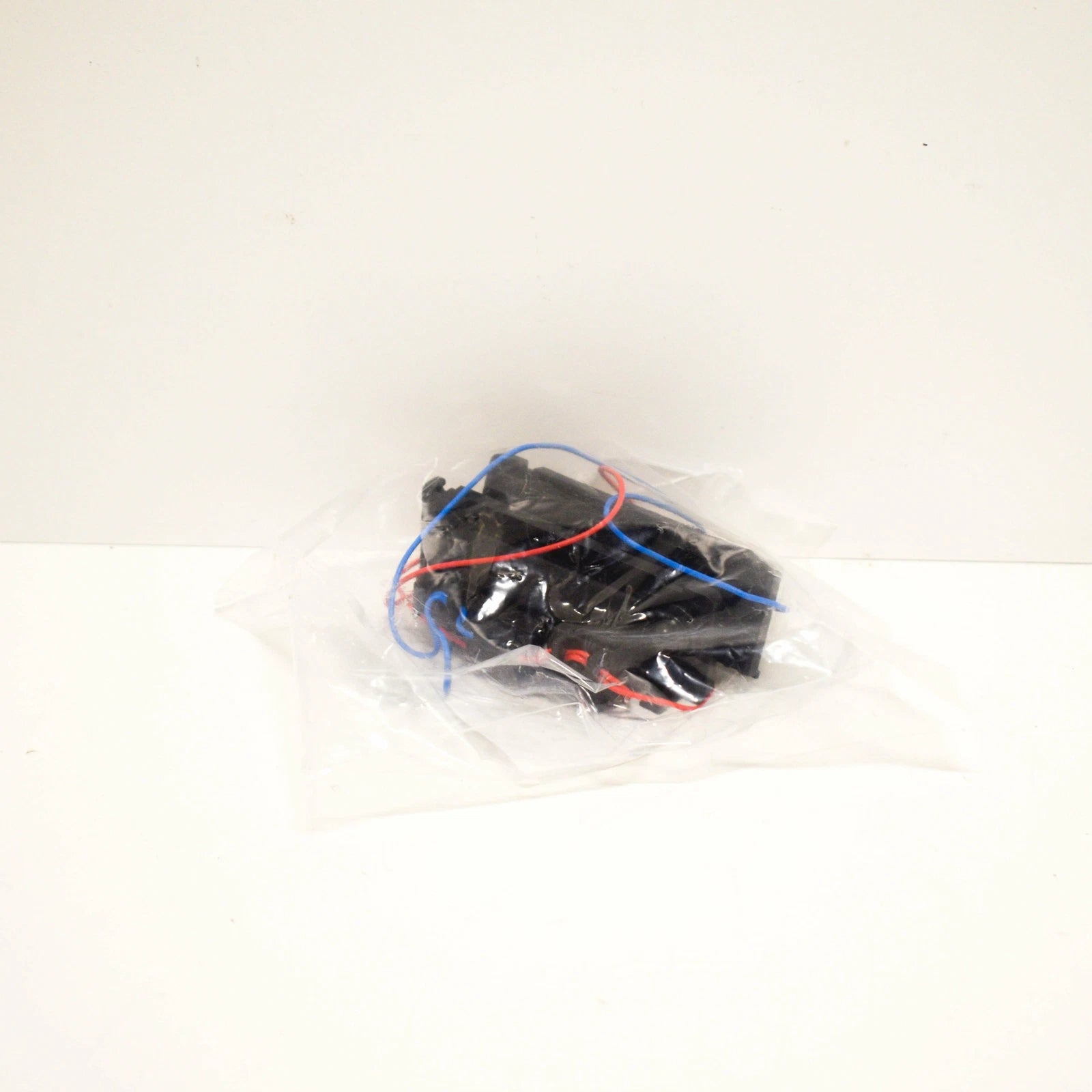 NEW VOLKSWAGEN CADDY 2K HOUSING FOR LICENCE PLATE LIGHT 2K5827740B