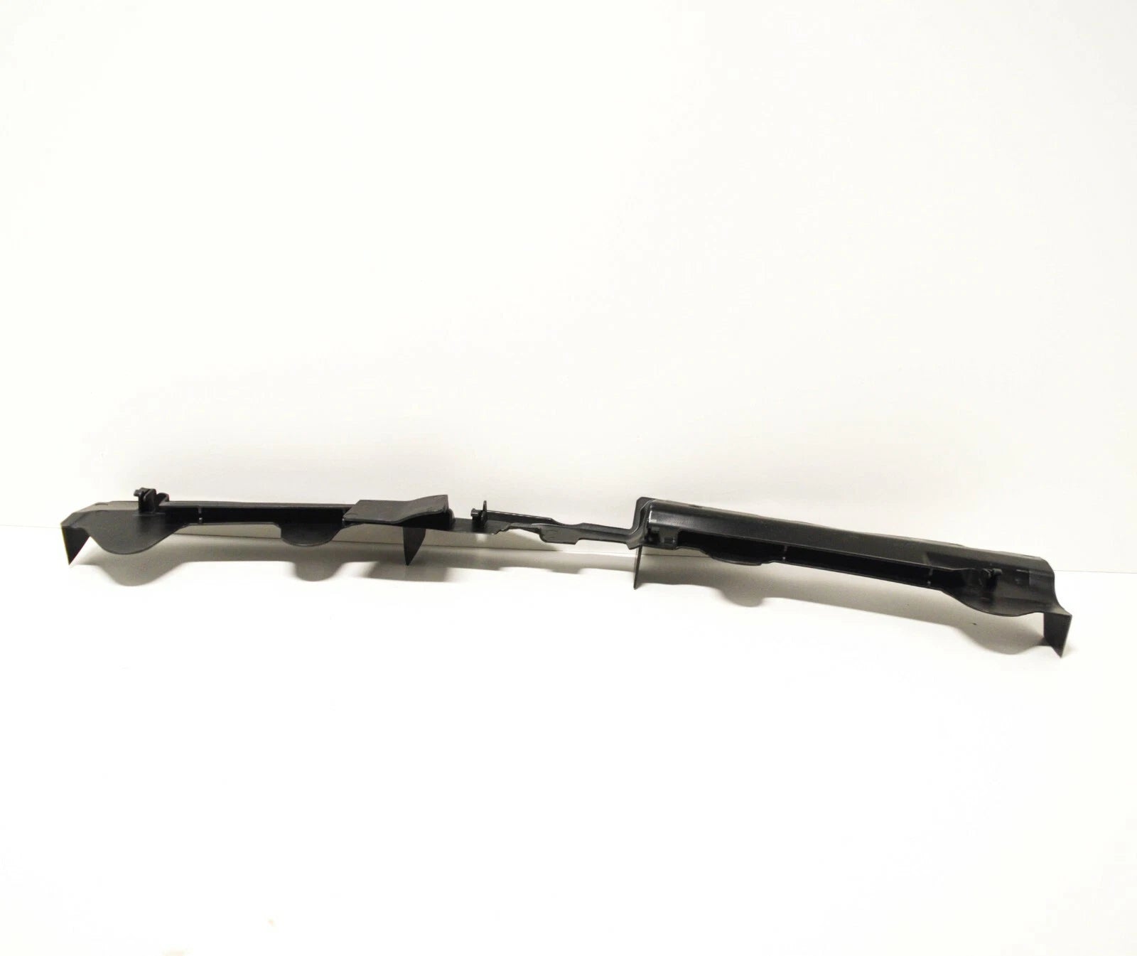 NEW VOLKSWAGEN CC 358 FRONT RADIATOR AIR DUCT DEFLECTOR 3C8121330C ORIGINAL