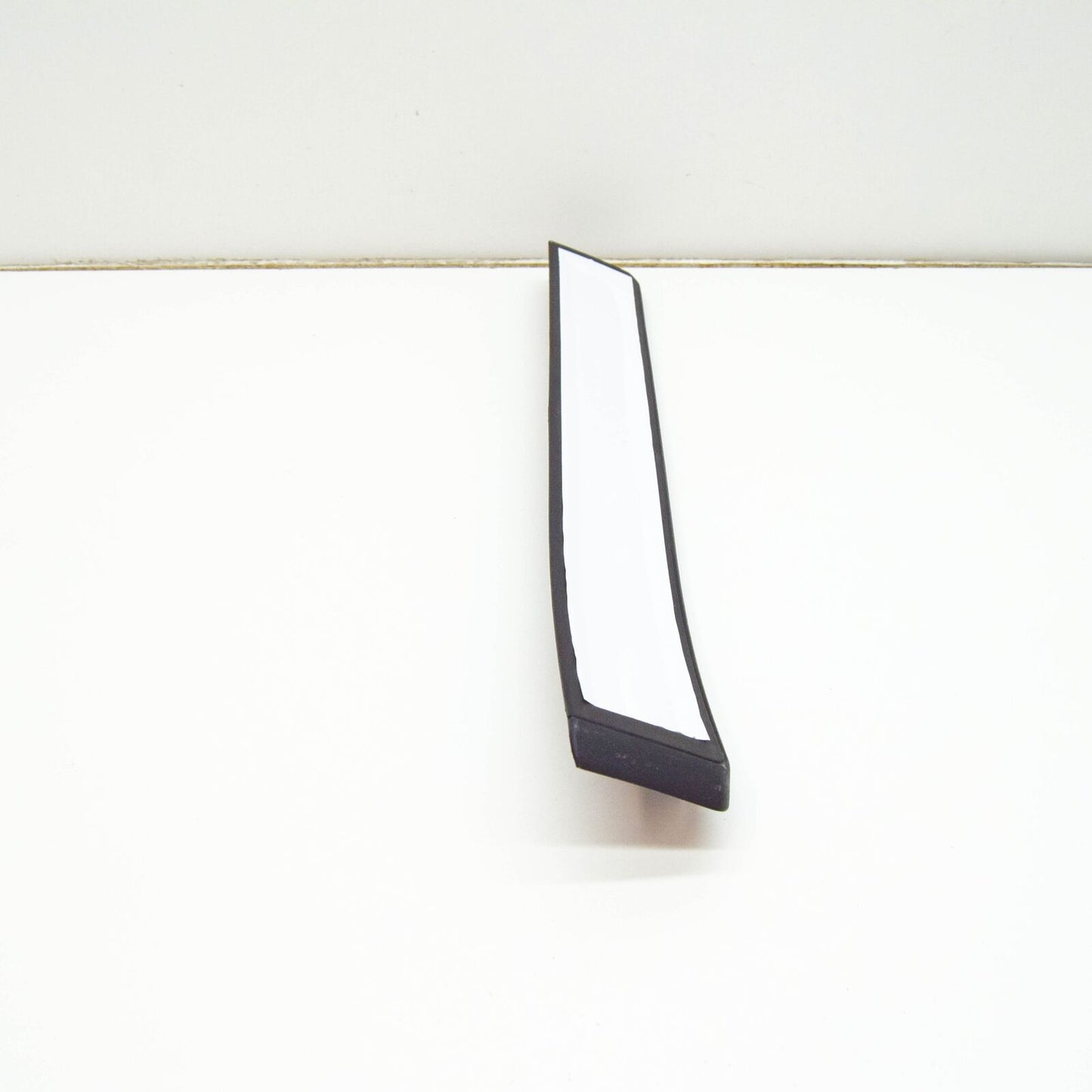 NEW MERCEDES-BENZ E W211 REAR RIGHT RAIL SILL TRIM A21168058359051 ORIGINAL