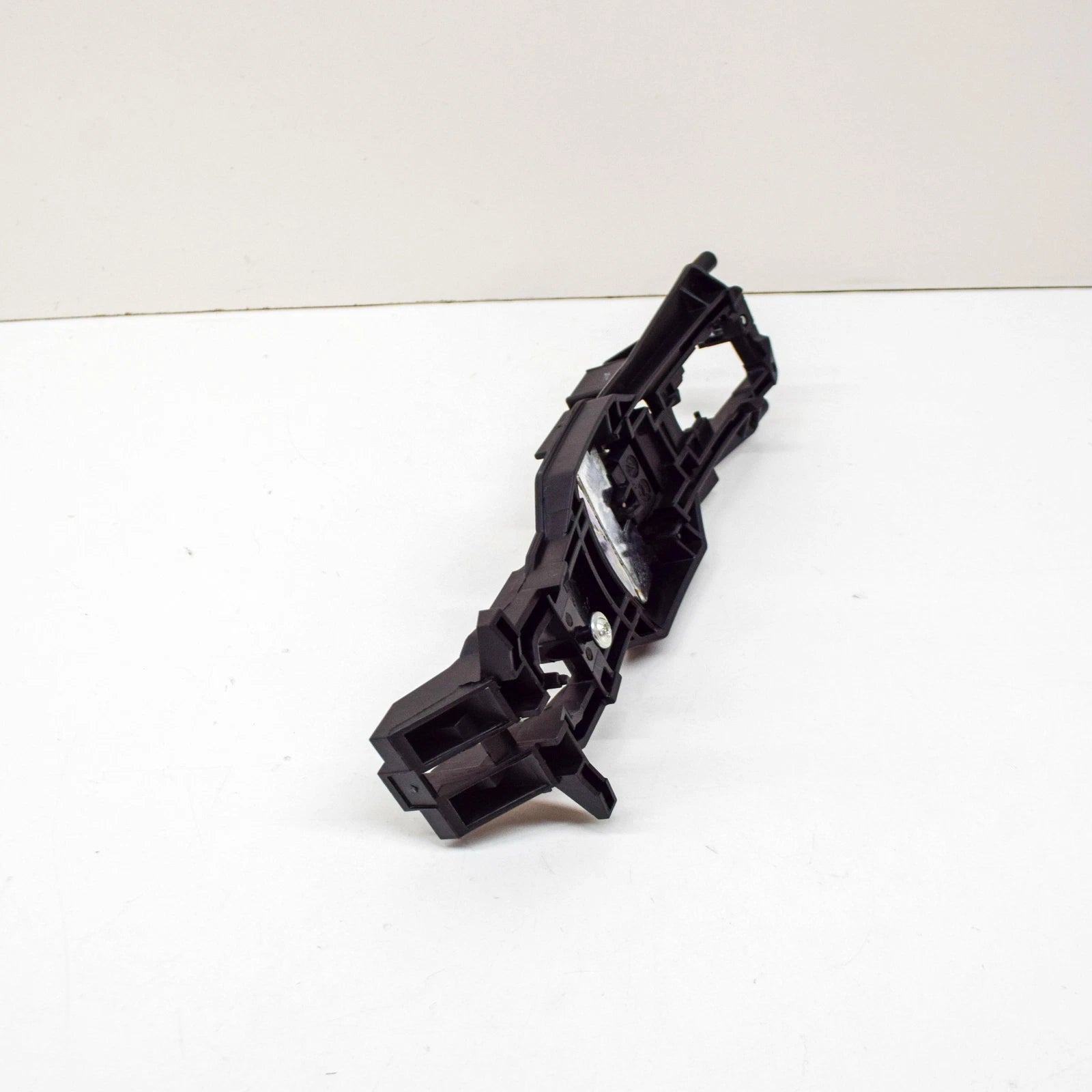 NEW MB C W203 FRONT LEFT DOOR HANDLE BEARING BRACKET A2037600734