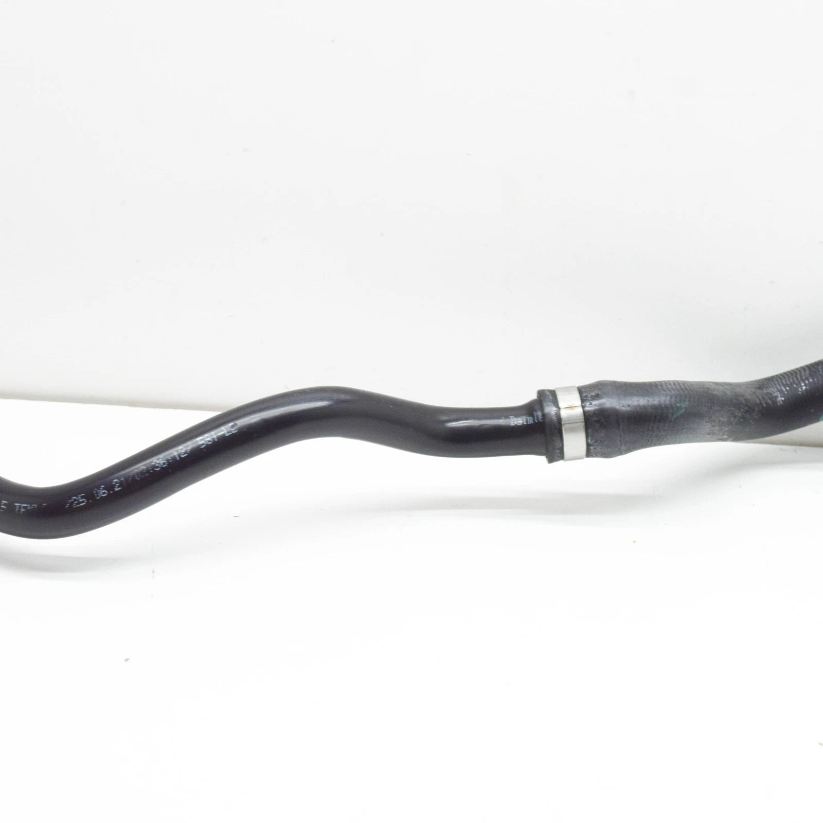 NEW MERCEDES-BENZ EQS V297 COOLANT HOSE A2975011601 ORIGINAL