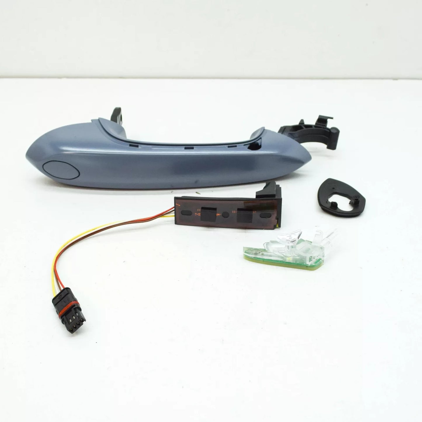 NEW BMW X5 G05 FRONT LEFT DOOR EXTERIOR HANDLE 51215A65DC7 ORIGINAL