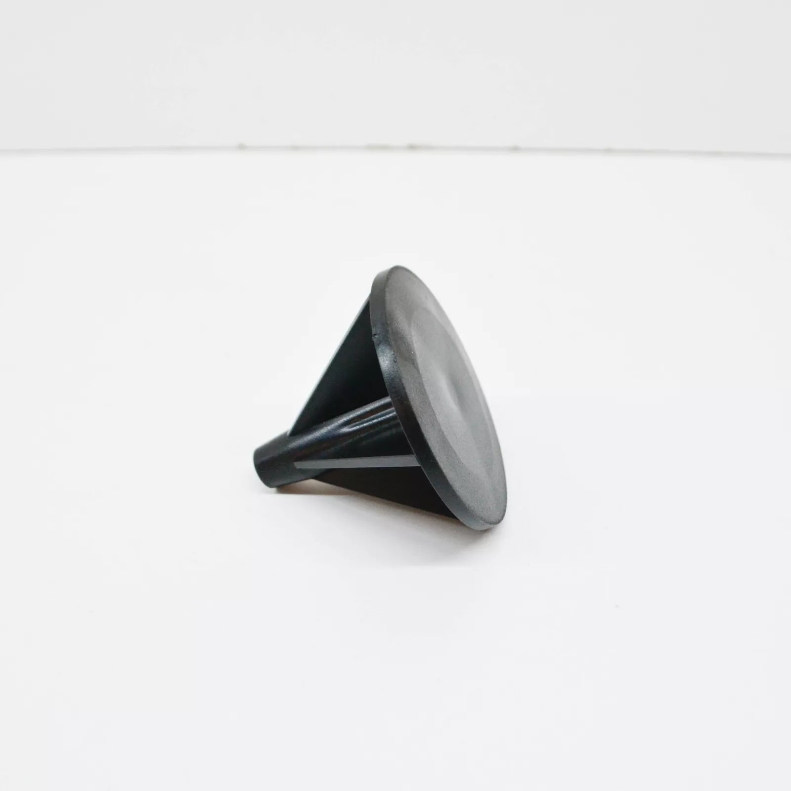 NEW BMW 3 E46 TRUNK SPARE TIRE RETAINING BOLT PAD 51471944899 1944899 ORIGINAL