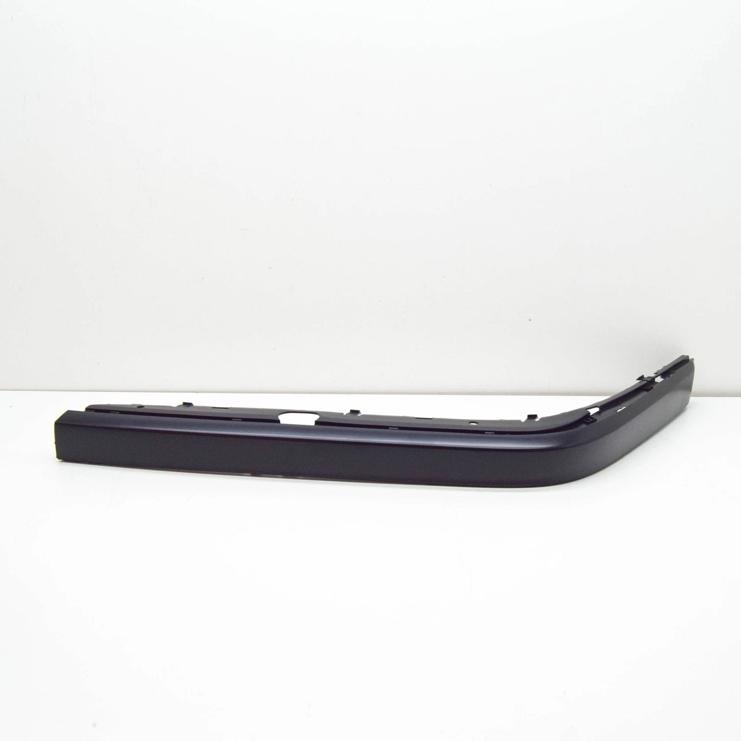 NEW BMW 7 E38 FRONT BUMPER LEFT MOLDING TRIM 51118125309 8125309 ORIGINAL