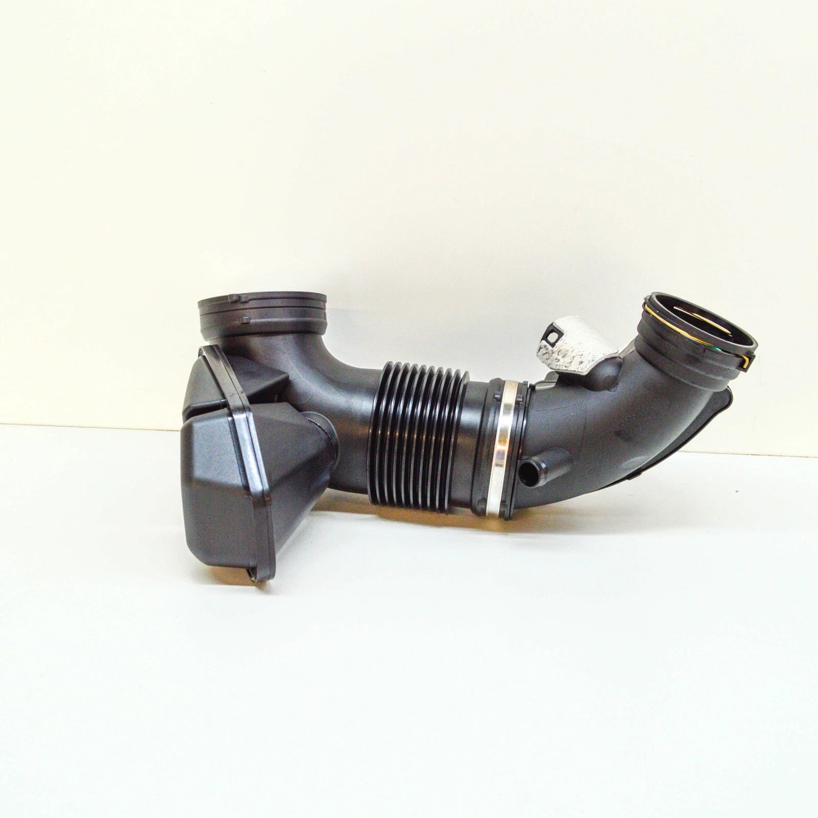 NEW BMW 3 GRAN TURISMO F34 FRONT ENGINE AIR INTAKE DUCT 13718601682 ORIGINAL