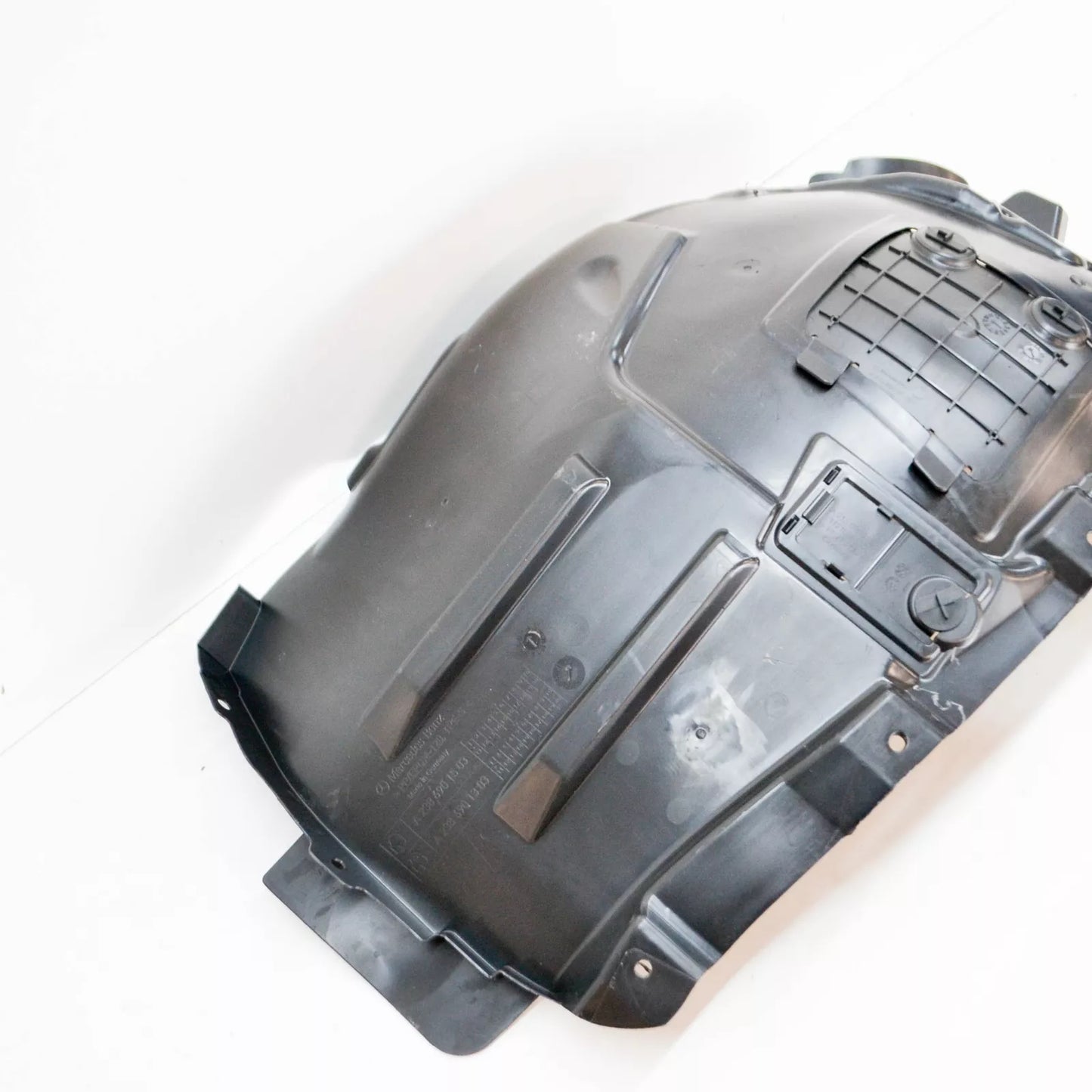 NEW MB E C238 FRONT LEFT WHEEL HOUSING LINER FRONT PART A2386901303 ORIGINAL