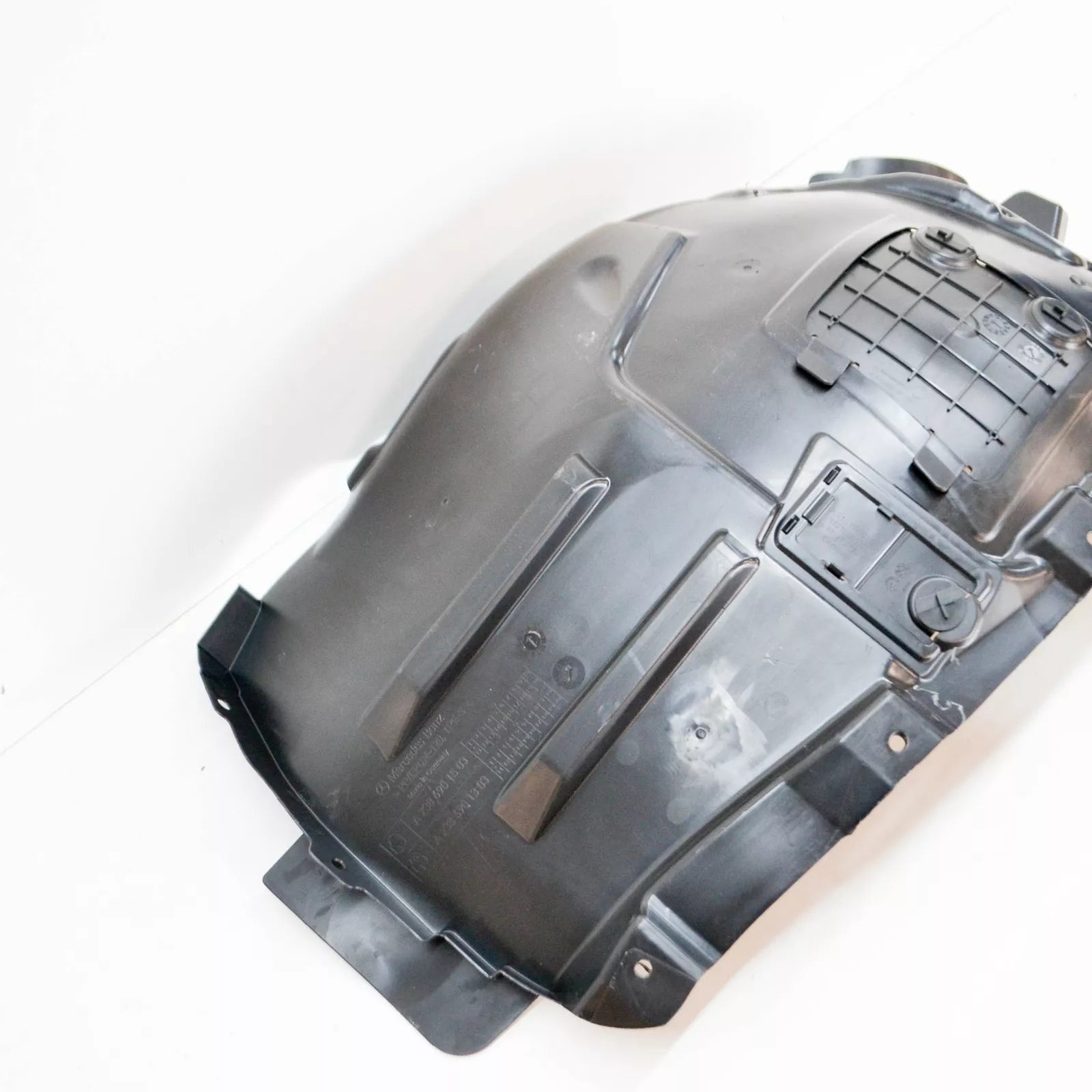 NEW MB E C238 FRONT LEFT WHEEL HOUSING LINER FRONT PART A2386901303 ORIGINAL