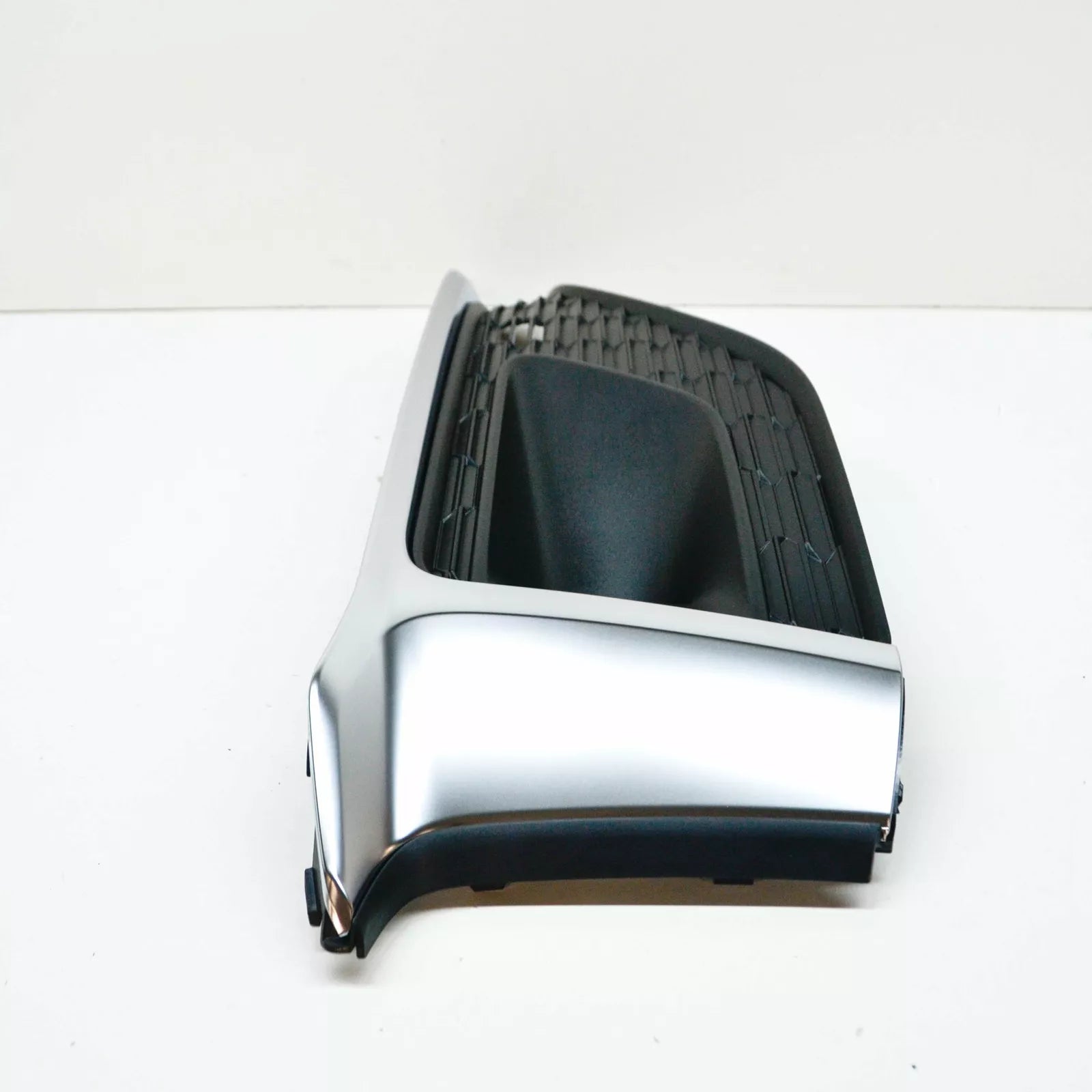 NEW AUDI A5 SPORTBACK 8W6 FRONT BUMPER LEFT OUTER GRILLE 8W6807681S3Q7 ORIGINAL