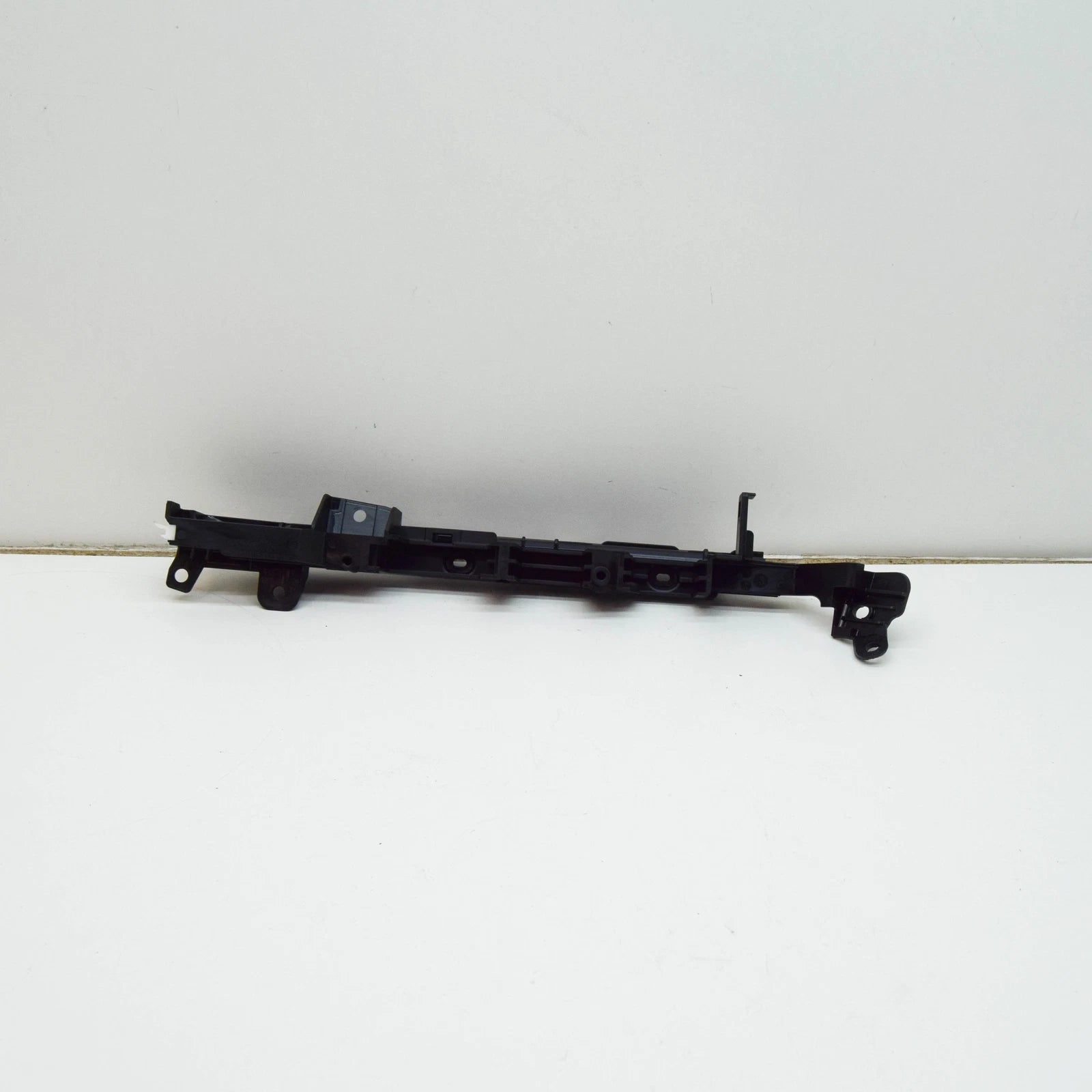 NEW BMW M5 F90 SEALING FRAME LOWER PART LEFT 1138795720 ORIGINAL