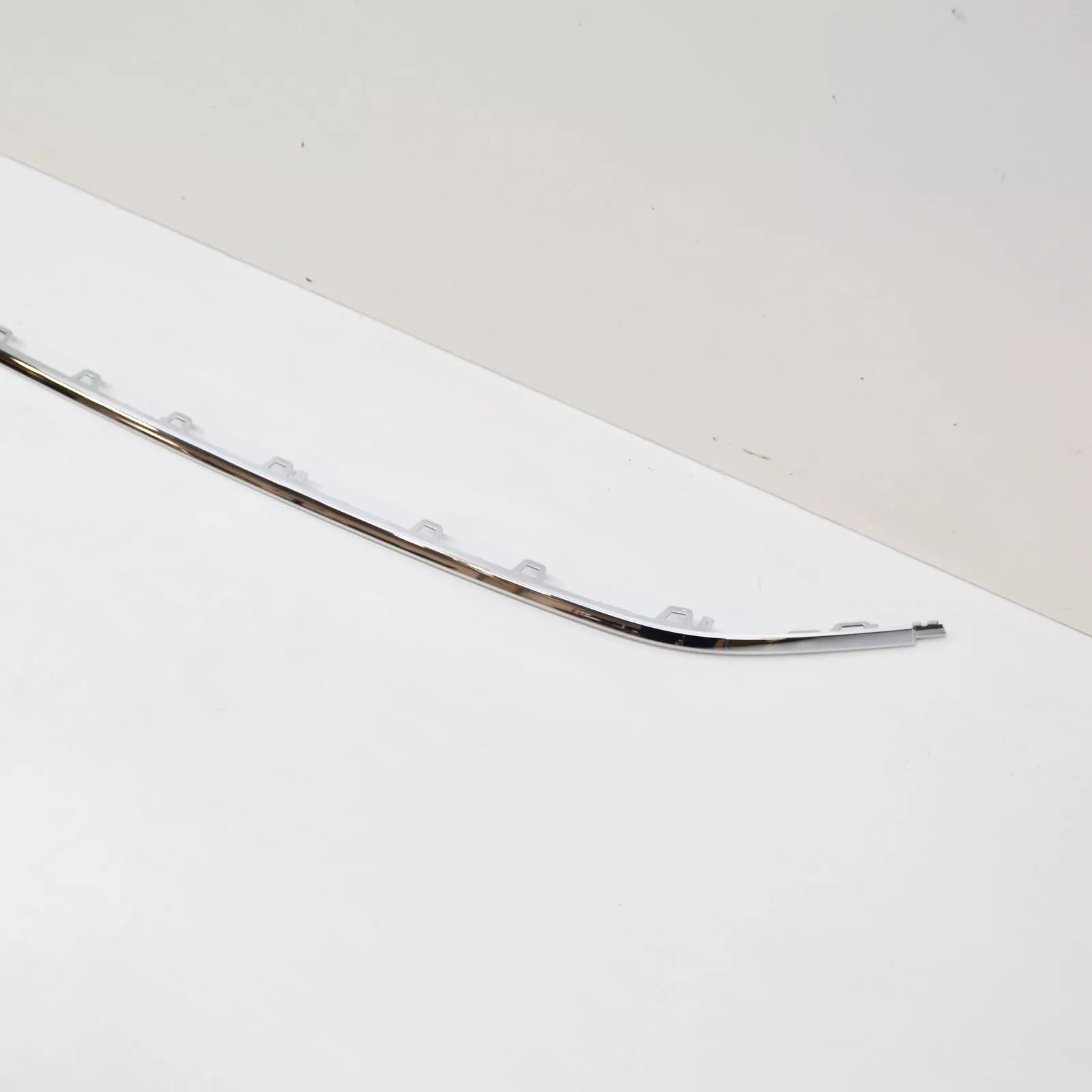 NEW VOLKSWAGEN PASSAT B8 FRONT BUMPER CENTER TRIM 3G0853245A2ZZ ORIGINAL