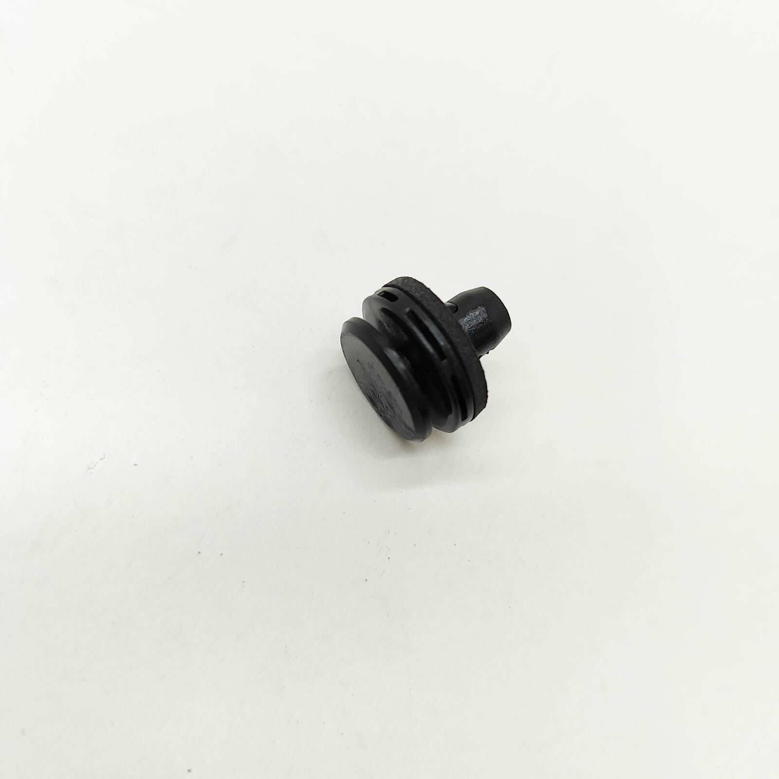 new ford ecosport mk2 bk rear light lamp fitting screw 1795872 original
