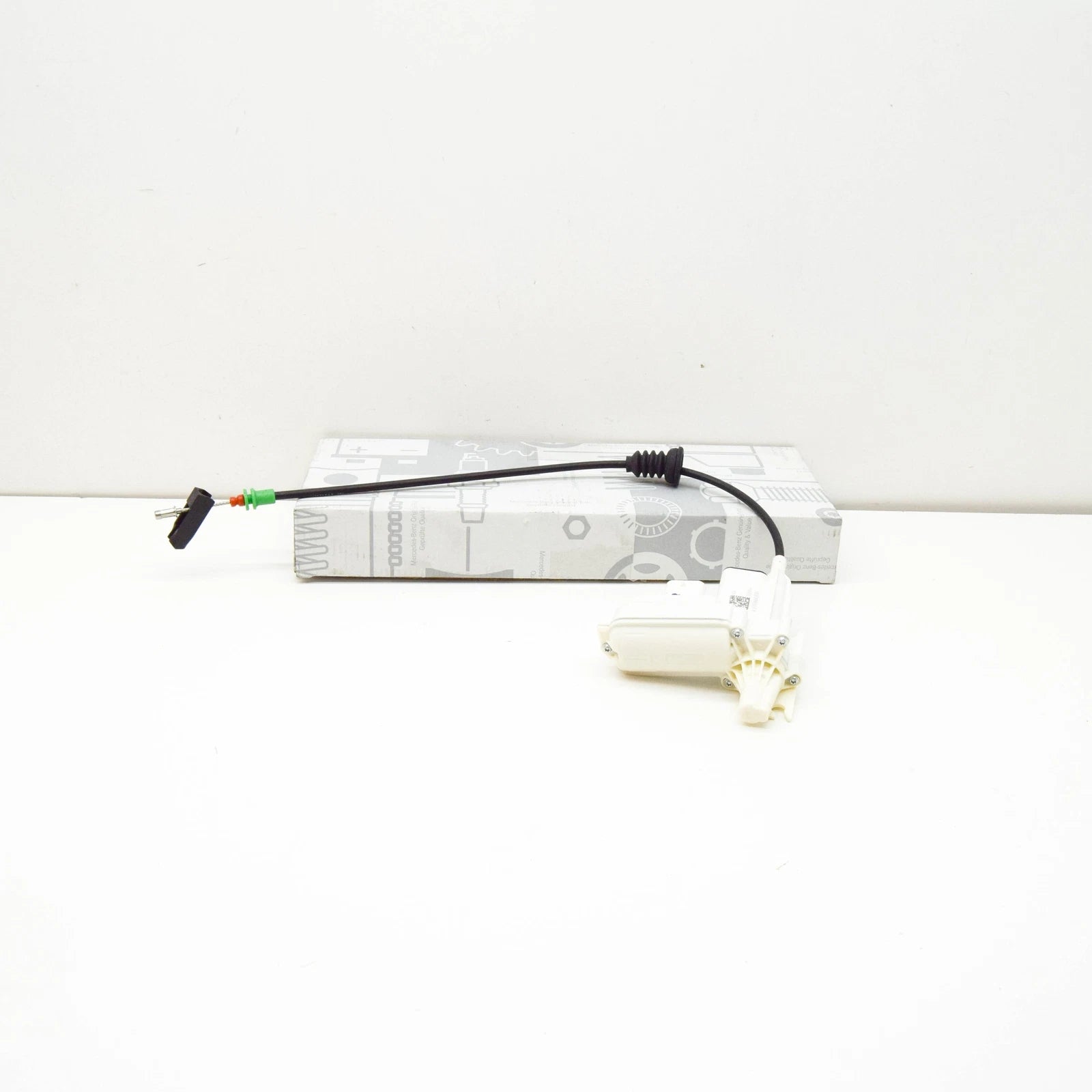 NEW MERCEDES-BENZ E W213 FRONT LEFT DOOR CLOSING ASSIST A2137600300 ORIGINAL