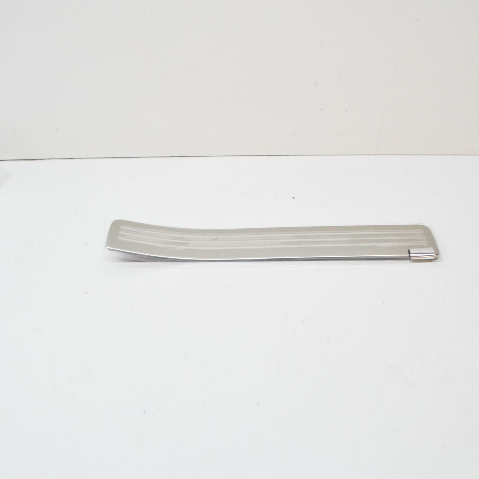 NEW MERCEDES-BENZ C W204 REAR LEFT OUTSIDE ENTRANCE RAIL A2046800335 ORIGINAL