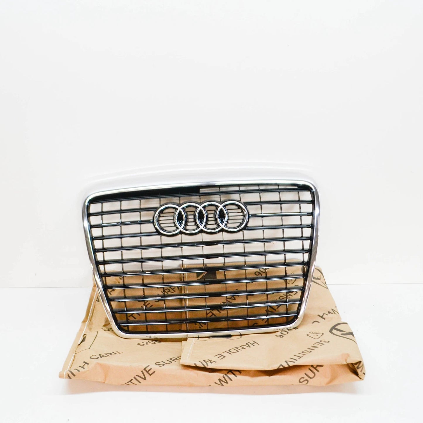 NEW AUDI A6 AVANT C6 FRONT RADIATOR GRILLE 4F0853651ANT94