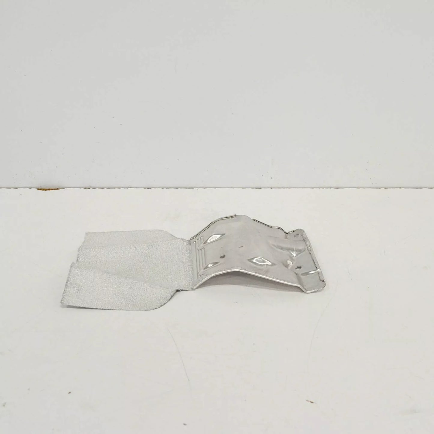 NEW AUDI A4 B8 RIGHT ENGINE BRACKET COVER 8K0199388BE ORIGINAL