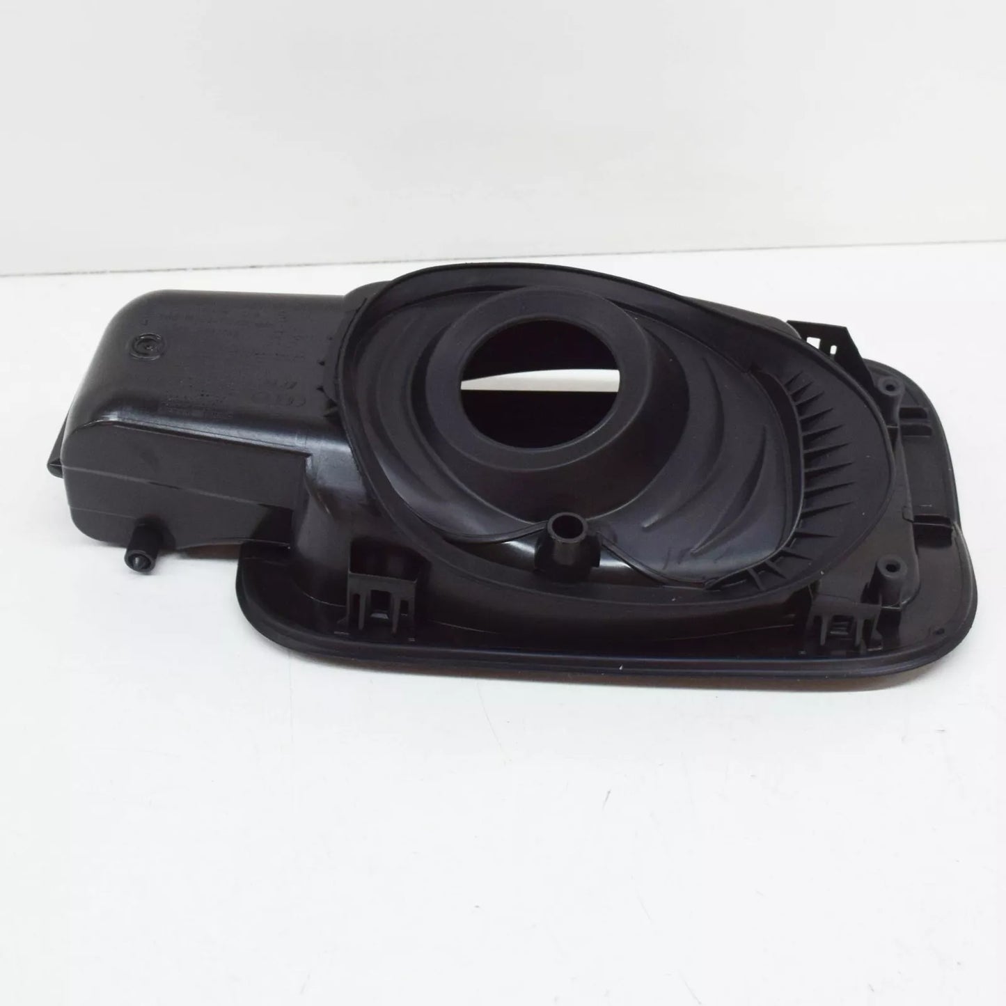 NEW AUDI A3 8V FUEL FILLER FLAP INSERT 8V3809906D