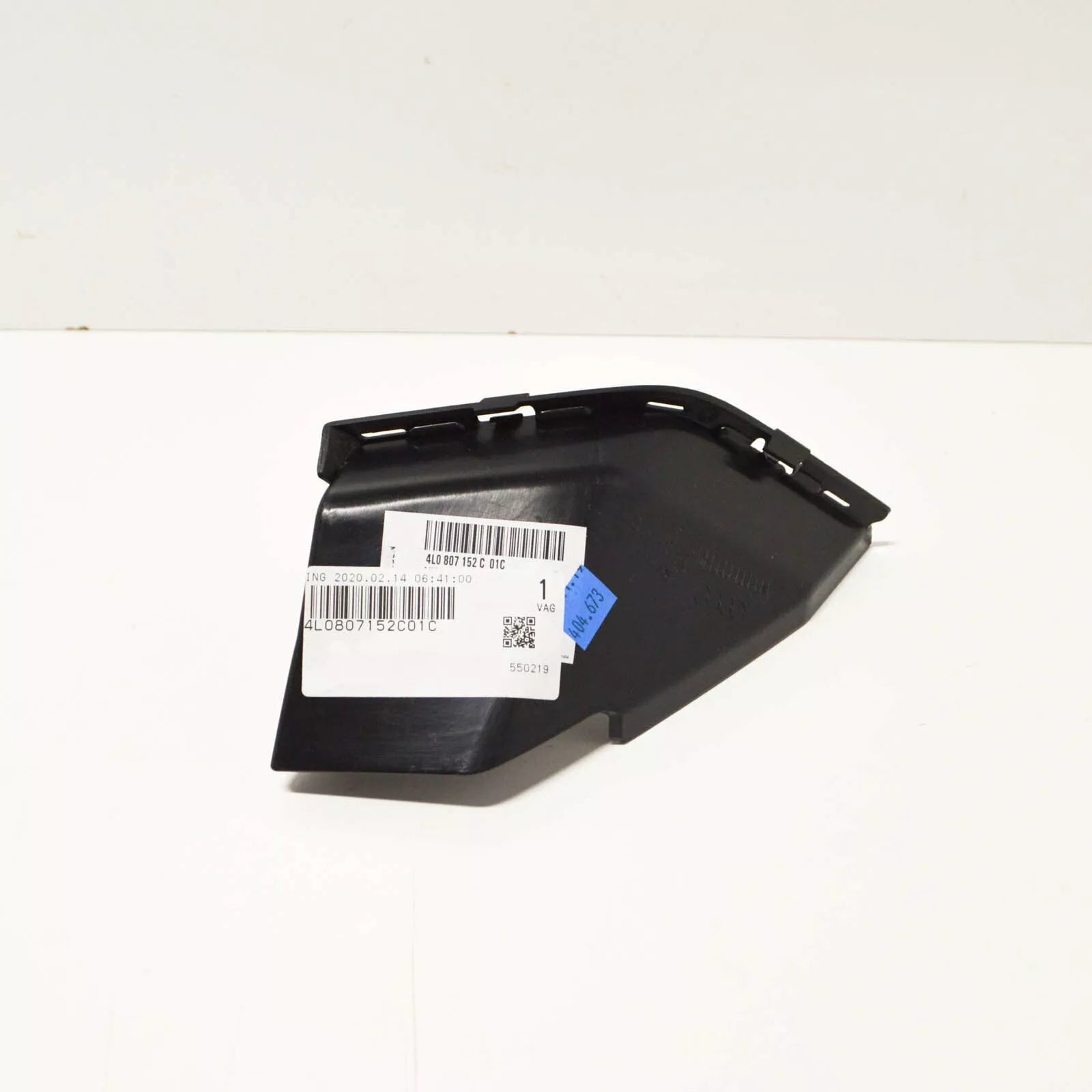 NEW AUDI Q7 4L FRONT RIGHT AIR GUIDE 4L0807152C01C